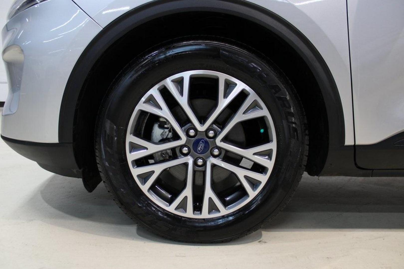 2020 Ingot Silver /Ebony Ford Escape SEL (1FMCU0H66LU) with an 1.5L EcoBoost engine, Automatic transmission, located at 15300 Midway Rd., Addison, TX, 75001, (972) 702-0011, 32.958321, -96.838074 - Photo#8