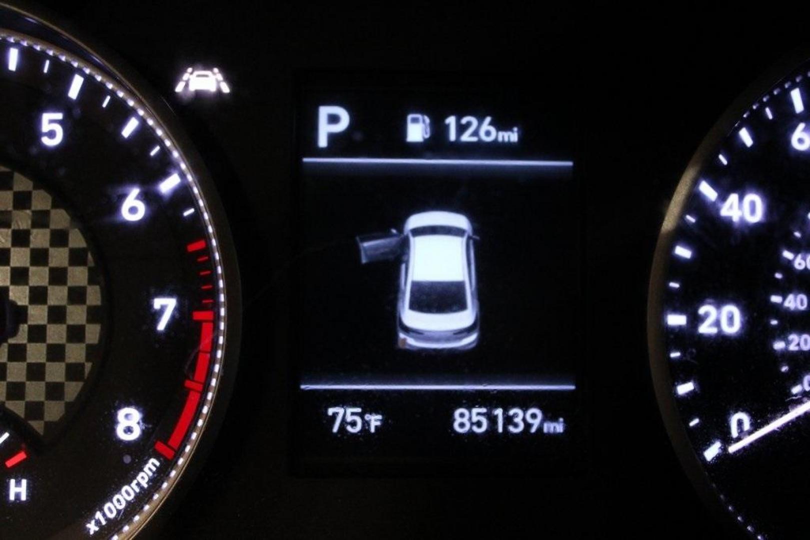 2020 Machine Gray /Gray Hyundai Elantra SE (5NPD74LF0LH) with an 2.0L 4-Cylinder DOHC 16V engine, CVT transmission, located at 15300 Midway Rd., Addison, TX, 75001, (972) 702-0011, 32.958321, -96.838074 - Midway Auto Group in Addison, TX, is pleased to offer this 2020 Hyundai Elantra SE, a compact sedan that combines modern features with efficient performance, making it an excellent choice for daily commutes and weekend drives.<br><br>Key Features:<br><br>Engine and Performance: Powered by a 2.0-li - Photo#21