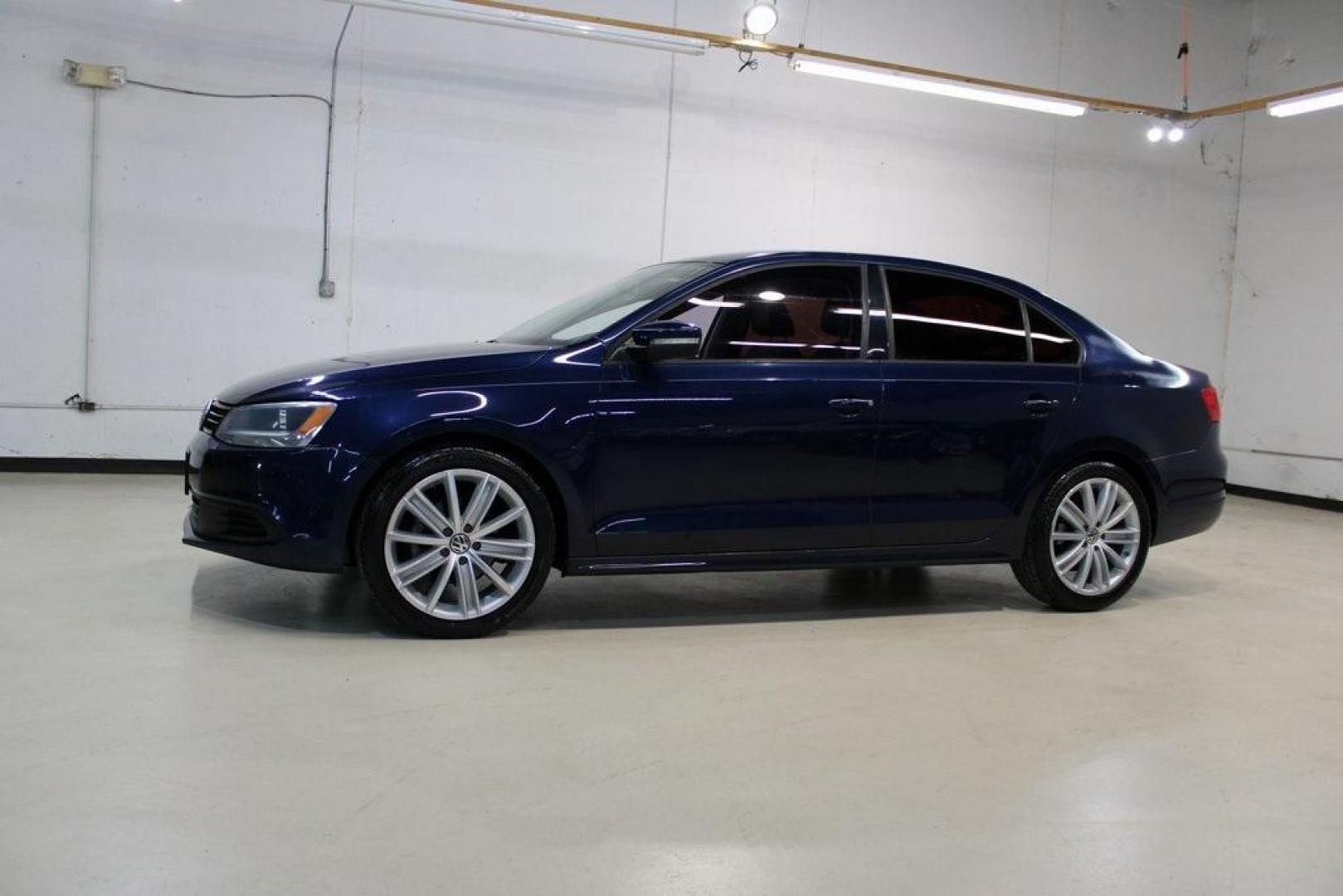 2014 Volkswagen Jetta 1.8T SE (3VWD17AJ3EM) with an 1.8L I4 DOHC engine, Automatic transmission, located at 15300 Midway Rd., Addison, TX, 75001, (972) 702-0011, 32.958321, -96.838074 - Photo#4