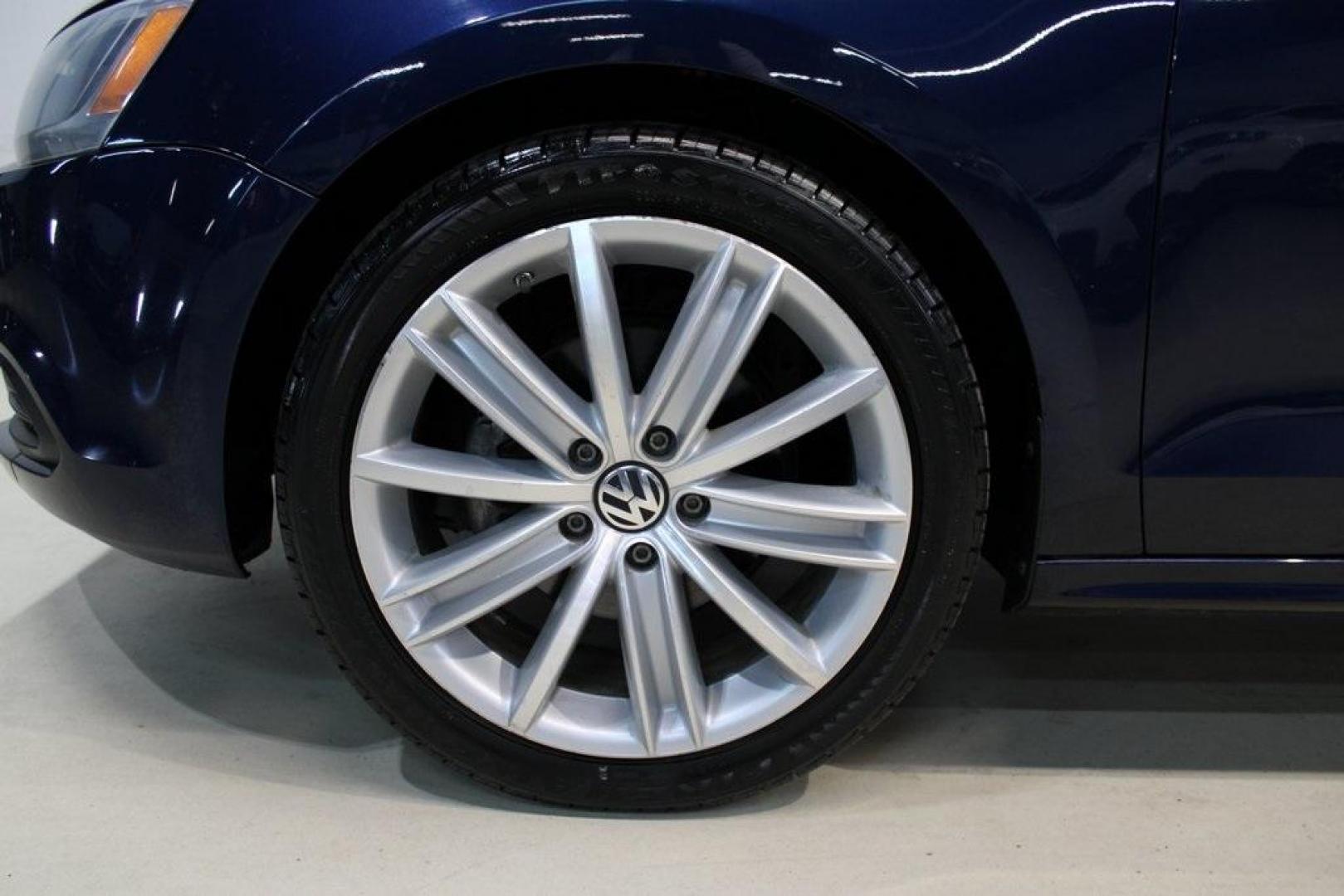 2014 Volkswagen Jetta 1.8T SE (3VWD17AJ3EM) with an 1.8L I4 DOHC engine, Automatic transmission, located at 15300 Midway Rd., Addison, TX, 75001, (972) 702-0011, 32.958321, -96.838074 - Photo#8