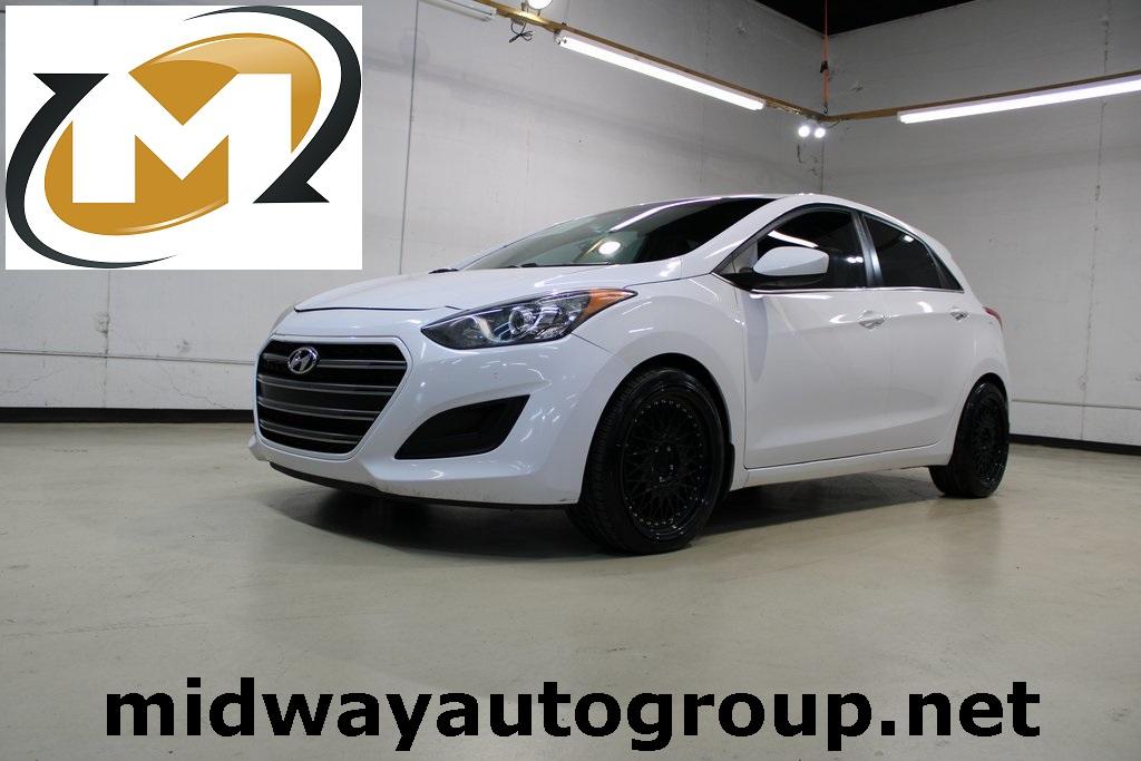 photo of 2016 Hyundai Elantra GT Base