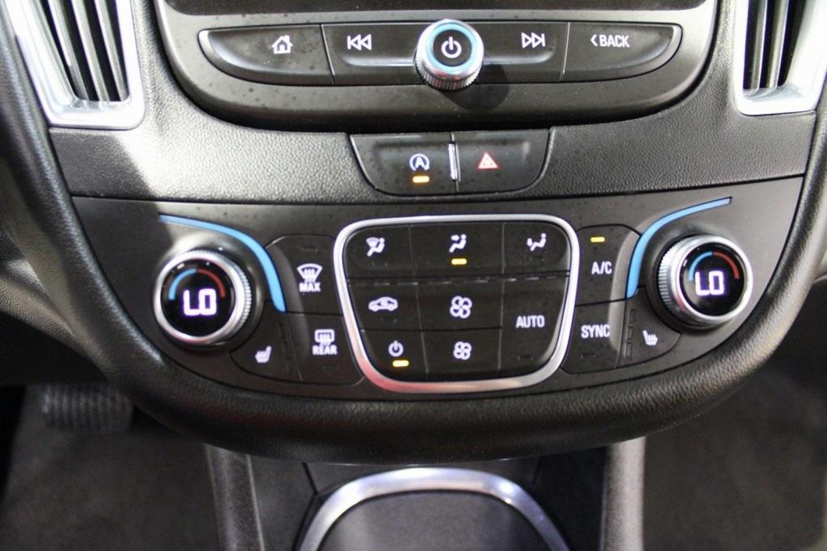 2020 Northsky Blue Metallic /Black Chevrolet Malibu LT (1G1ZD5ST7LF) with an 1.5L DOHC engine, CVT transmission, located at 15300 Midway Rd., Addison, TX, 75001, (972) 702-0011, 32.958321, -96.838074 - Introducing the 2020 Chevrolet Malibu LT, now available at Midway Auto Group in Addison, Texas. This midsize sedan offers a sleek design, efficient performance, and a host of modern features to enhance your driving experience.<br>BidCars<br>+1<br>BidCars<br>+1<br><br>Key Features:<br><br>Engine: 1.5 - Photo#20