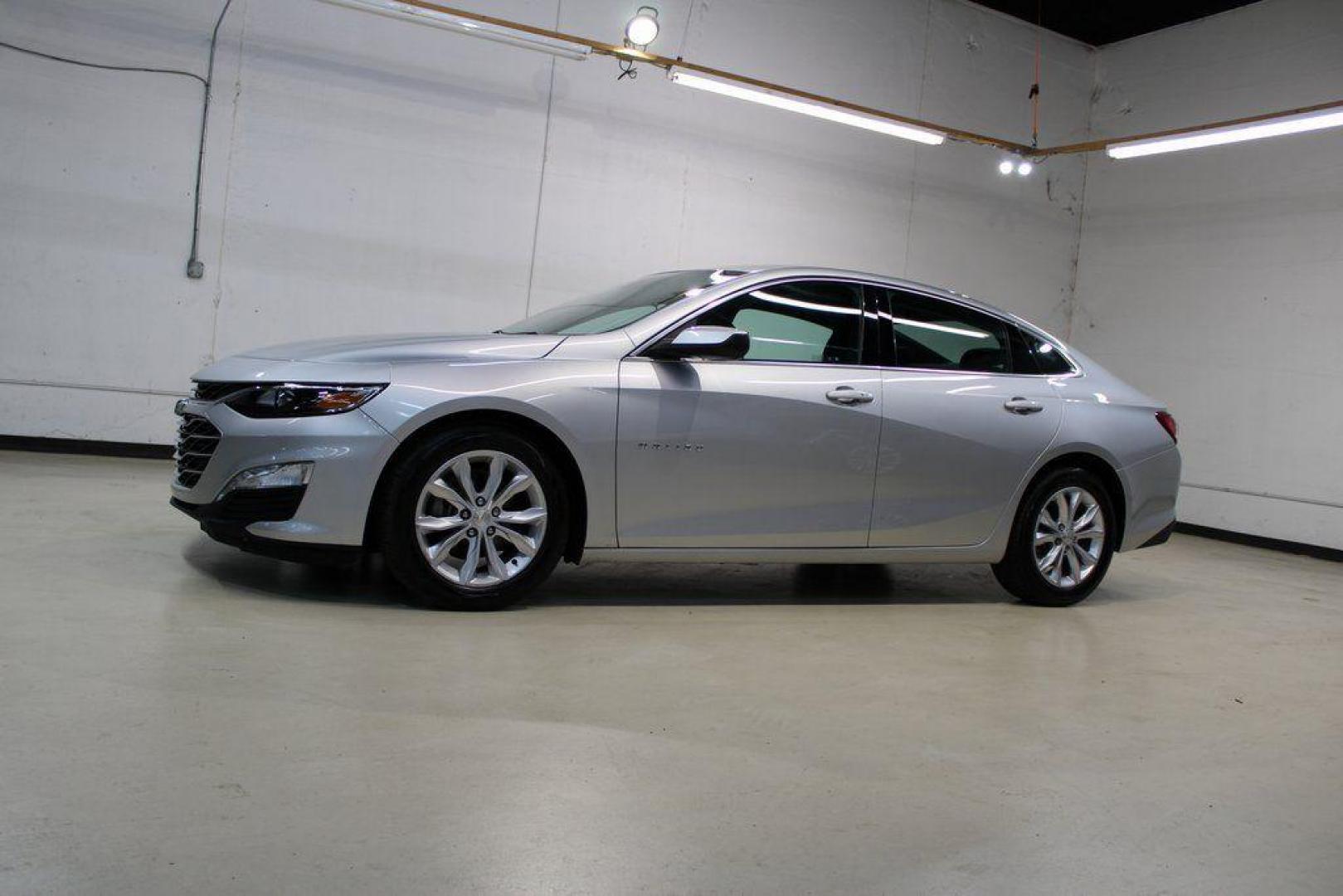 2019 Silver Ice Metallic /Jet Black Chevrolet Malibu LT (1G1ZD5STXKF) with an 1.5L DOHC engine, CVT transmission, located at 15300 Midway Rd., Addison, TX, 75001, (972) 702-0011, 32.958321, -96.838074 - Introducing the 2019 Chevrolet Malibu LT, now available at Midway Auto Group in Addison, Texas. This midsize sedan combines sleek design, efficient performance, and modern technology, making it an excellent choice for drivers seeking both style and practicality.<br><br>Key Specifications:<br><br>Eng - Photo#5