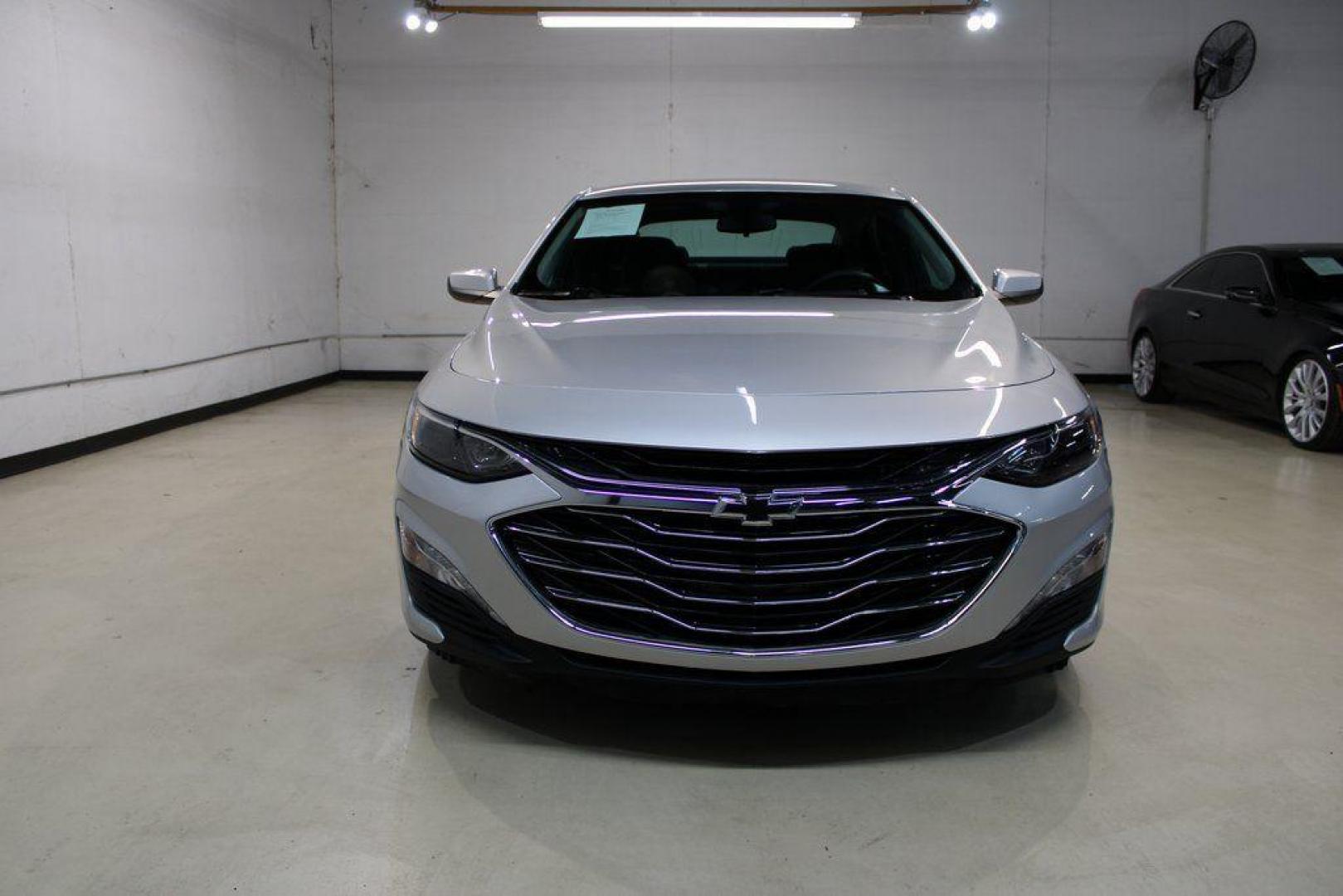 2019 Silver Ice Metallic /Jet Black Chevrolet Malibu LT (1G1ZD5STXKF) with an 1.5L DOHC engine, CVT transmission, located at 15300 Midway Rd., Addison, TX, 75001, (972) 702-0011, 32.958321, -96.838074 - Introducing the 2019 Chevrolet Malibu LT, now available at Midway Auto Group in Addison, Texas. This midsize sedan combines sleek design, efficient performance, and modern technology, making it an excellent choice for drivers seeking both style and practicality.<br><br>Key Specifications:<br><br>Eng - Photo#6
