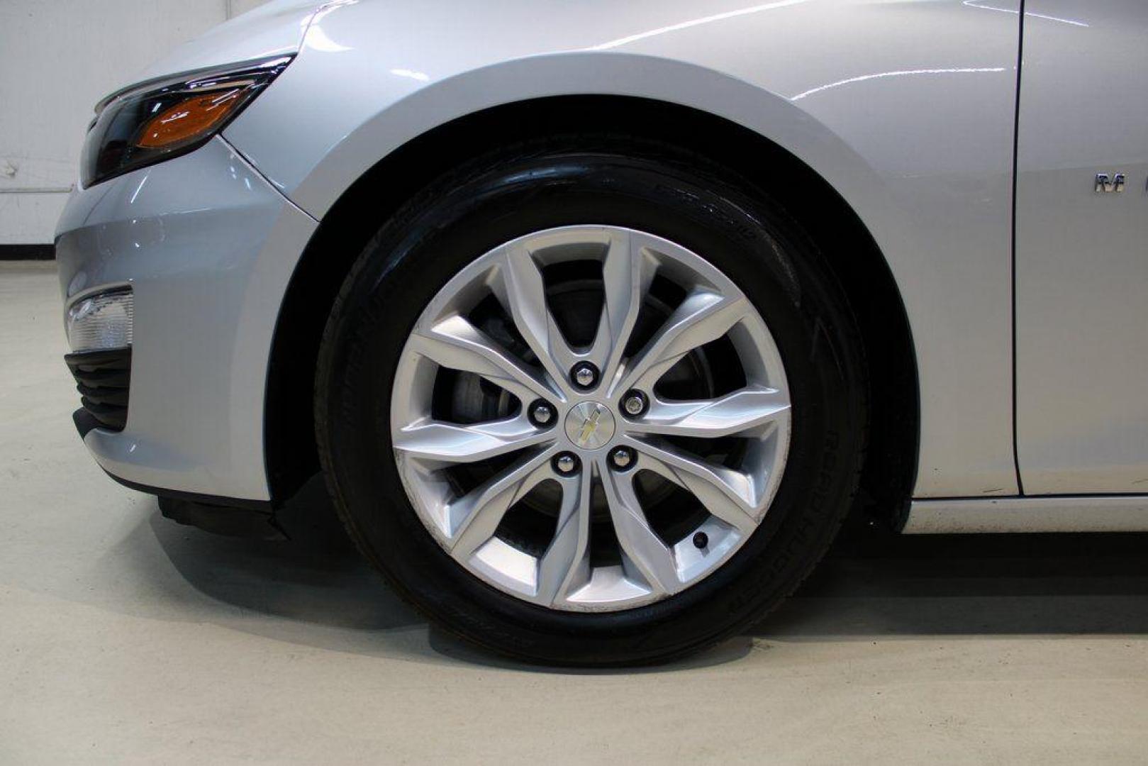 2019 Silver Ice Metallic /Jet Black Chevrolet Malibu LT (1G1ZD5STXKF) with an 1.5L DOHC engine, CVT transmission, located at 15300 Midway Rd., Addison, TX, 75001, (972) 702-0011, 32.958321, -96.838074 - Introducing the 2019 Chevrolet Malibu LT, now available at Midway Auto Group in Addison, Texas. This midsize sedan combines sleek design, efficient performance, and modern technology, making it an excellent choice for drivers seeking both style and practicality.<br><br>Key Specifications:<br><br>Eng - Photo#9