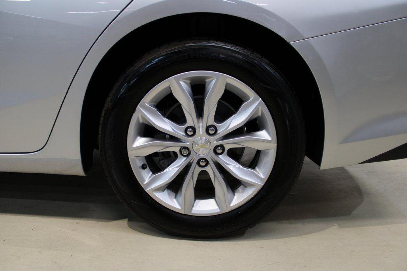 2019 Silver Ice Metallic /Jet Black Chevrolet Malibu LT (1G1ZD5STXKF) with an 1.5L DOHC engine, CVT transmission, located at 15300 Midway Rd., Addison, TX, 75001, (972) 702-0011, 32.958321, -96.838074 - Introducing the 2019 Chevrolet Malibu LT, now available at Midway Auto Group in Addison, Texas. This midsize sedan combines sleek design, efficient performance, and modern technology, making it an excellent choice for drivers seeking both style and practicality.<br><br>Key Specifications:<br><br>Eng - Photo#10