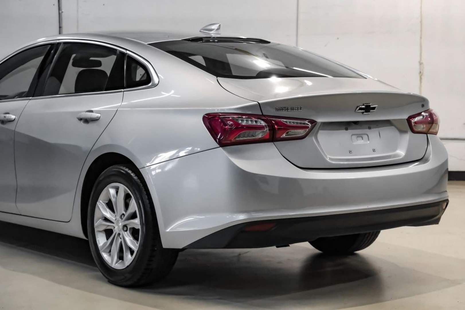 2019 Silver Ice Metallic /Black Chevrolet Malibu LT (1G1ZD5STXKF) with an 1.5L DOHC engine, CVT transmission, located at 15300 Midway Rd., Addison, TX, 75001, (972) 702-0011, 32.958321, -96.838074 - Introducing the 2019 Chevrolet Malibu LT, now available at Midway Auto Group in Addison, Texas. This midsize sedan combines sleek design, efficient performance, and modern technology, making it an excellent choice for drivers seeking both style and practicality.<br><br>Key Specifications:<br><br>Eng- Photo#13
