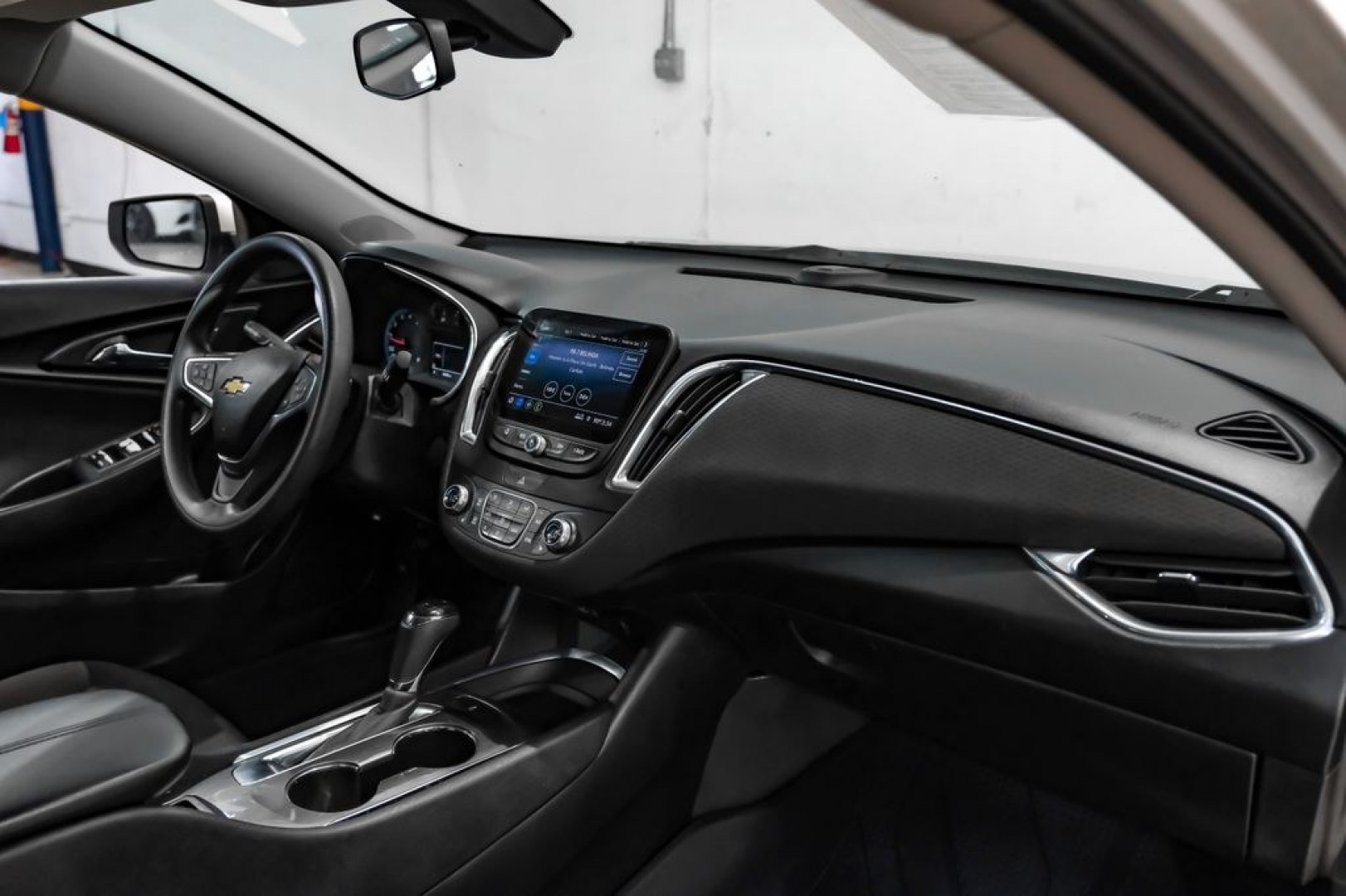 2019 Silver Ice Metallic /Black Chevrolet Malibu LT (1G1ZD5STXKF) with an 1.5L DOHC engine, CVT transmission, located at 15300 Midway Rd., Addison, TX, 75001, (972) 702-0011, 32.958321, -96.838074 - Introducing the 2019 Chevrolet Malibu LT, now available at Midway Auto Group in Addison, Texas. This midsize sedan combines sleek design, efficient performance, and modern technology, making it an excellent choice for drivers seeking both style and practicality.<br><br>Key Specifications:<br><br>Eng- Photo#17