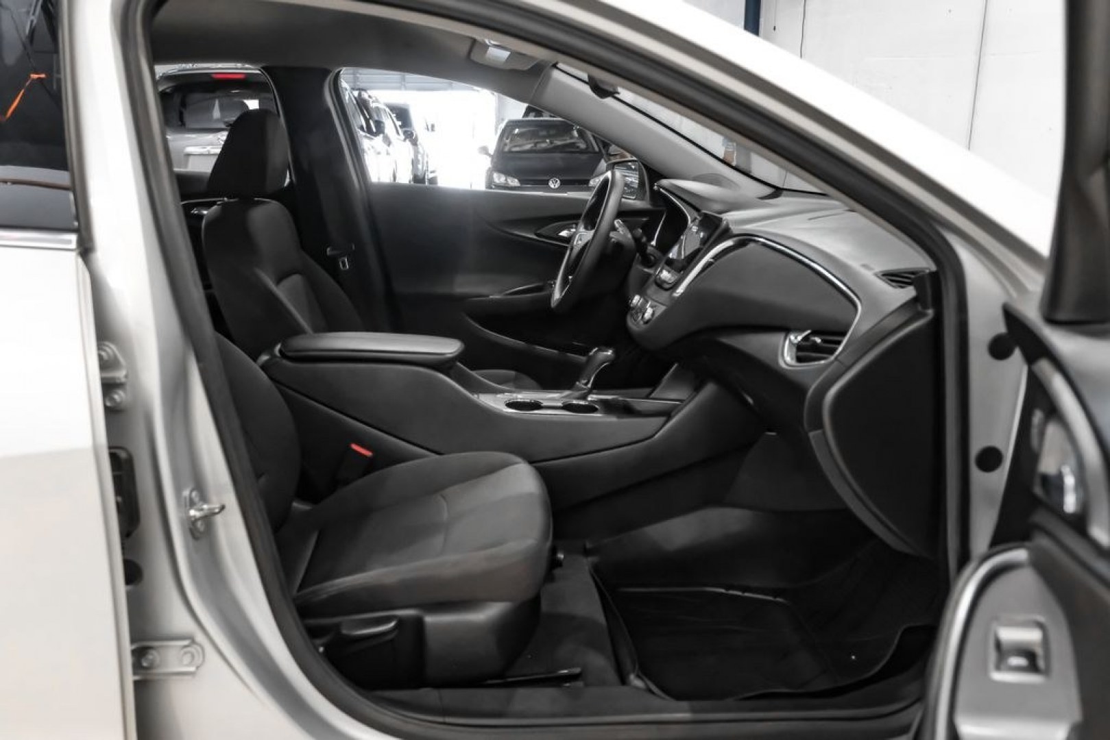 2019 Silver Ice Metallic /Black Chevrolet Malibu LT (1G1ZD5STXKF) with an 1.5L DOHC engine, CVT transmission, located at 15300 Midway Rd., Addison, TX, 75001, (972) 702-0011, 32.958321, -96.838074 - Introducing the 2019 Chevrolet Malibu LT, now available at Midway Auto Group in Addison, Texas. This midsize sedan combines sleek design, efficient performance, and modern technology, making it an excellent choice for drivers seeking both style and practicality.<br><br>Key Specifications:<br><br>Eng- Photo#32