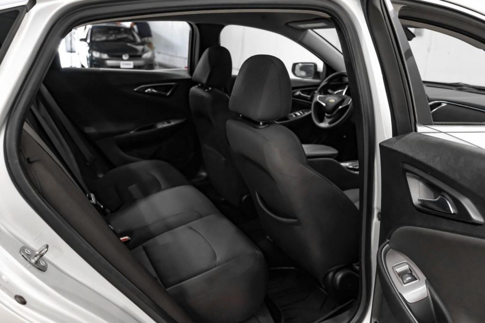 2019 Silver Ice Metallic /Black Chevrolet Malibu LT (1G1ZD5STXKF) with an 1.5L DOHC engine, CVT transmission, located at 15300 Midway Rd., Addison, TX, 75001, (972) 702-0011, 32.958321, -96.838074 - Introducing the 2019 Chevrolet Malibu LT, now available at Midway Auto Group in Addison, Texas. This midsize sedan combines sleek design, efficient performance, and modern technology, making it an excellent choice for drivers seeking both style and practicality.<br><br>Key Specifications:<br><br>Eng- Photo#35