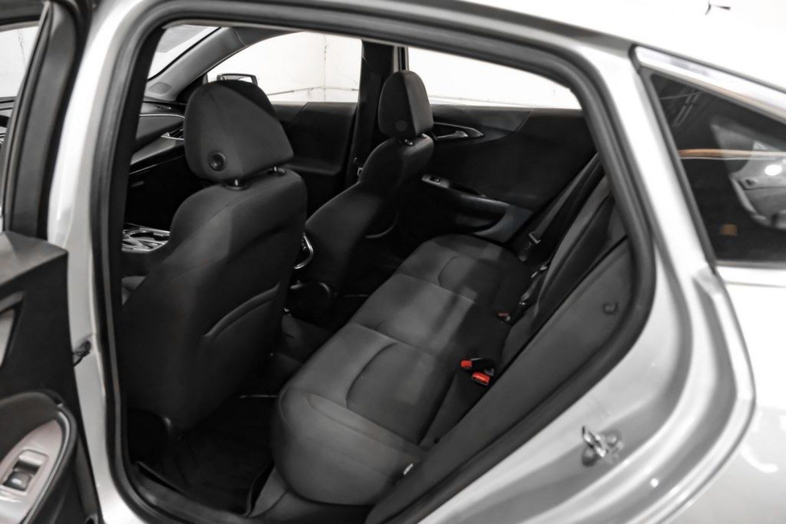 2019 Silver Ice Metallic /Black Chevrolet Malibu LT (1G1ZD5STXKF) with an 1.5L DOHC engine, CVT transmission, located at 15300 Midway Rd., Addison, TX, 75001, (972) 702-0011, 32.958321, -96.838074 - Introducing the 2019 Chevrolet Malibu LT, now available at Midway Auto Group in Addison, Texas. This midsize sedan combines sleek design, efficient performance, and modern technology, making it an excellent choice for drivers seeking both style and practicality.<br><br>Key Specifications:<br><br>Eng- Photo#36
