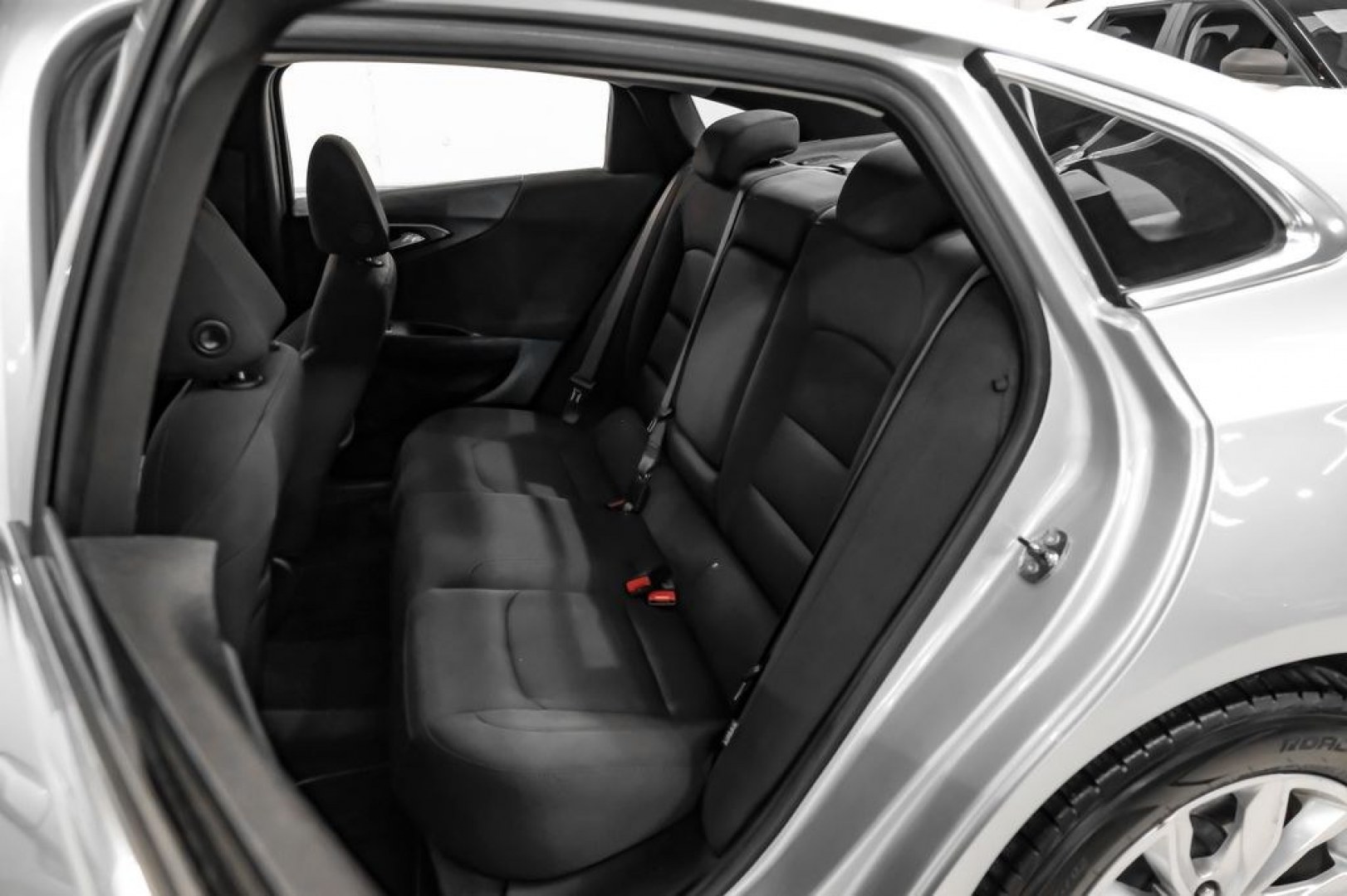 2019 Silver Ice Metallic /Black Chevrolet Malibu LT (1G1ZD5STXKF) with an 1.5L DOHC engine, CVT transmission, located at 15300 Midway Rd., Addison, TX, 75001, (972) 702-0011, 32.958321, -96.838074 - Introducing the 2019 Chevrolet Malibu LT, now available at Midway Auto Group in Addison, Texas. This midsize sedan combines sleek design, efficient performance, and modern technology, making it an excellent choice for drivers seeking both style and practicality.<br><br>Key Specifications:<br><br>Eng- Photo#37