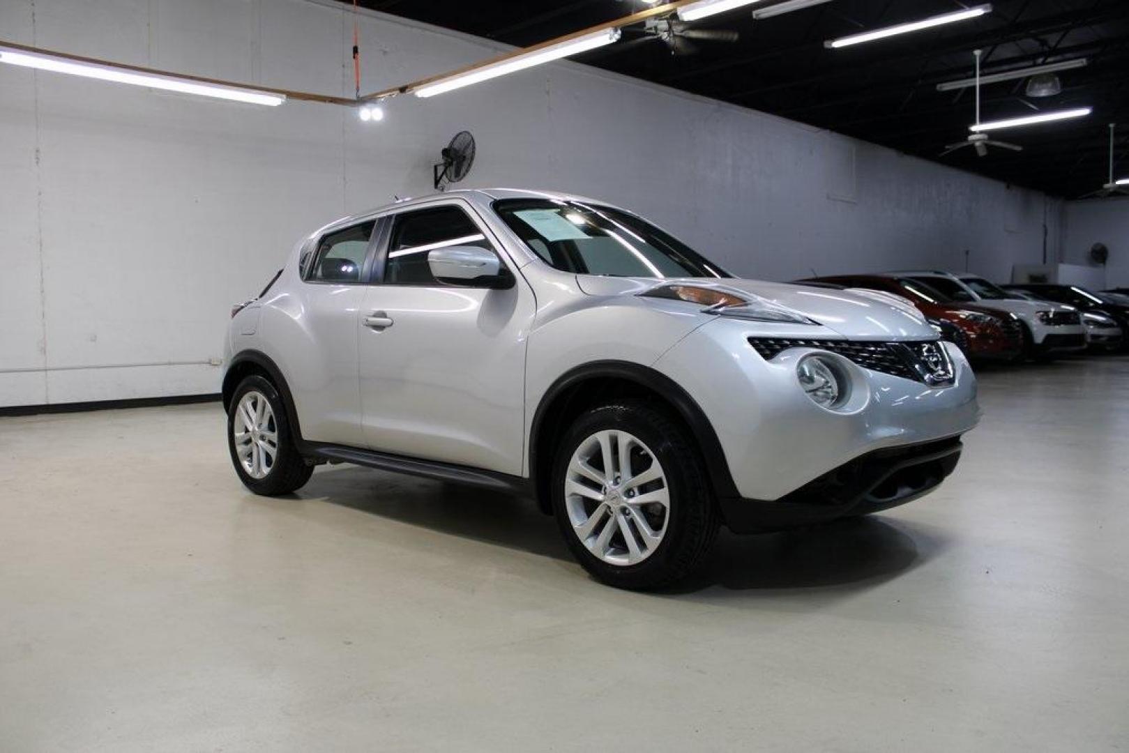 2015 Brilliant Silver /Black Nissan Juke S (JN8AF5MV2FT) with an 1.6L I4 DOHC 16V engine, CVT transmission, located at 15300 Midway Rd., Addison, TX, 75001, (972) 702-0011, 32.958321, -96.838074 - Introducing the 2015 Nissan Juke SL AWD, now available at Midway Auto Group in Addison, Texas. This subcompact crossover combines distinctive styling with turbocharged performance and advanced features, making it an excellent choice for drivers seeking both flair and functionality.<br><br>Key Specif - Photo#6