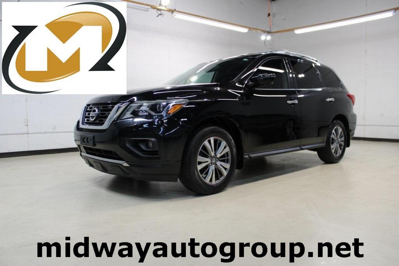 2017 Magnetic Black Metallic /Charcoal Nissan Pathfinder SL (5N1DR2MN0HC) with an V6 engine, CVT transmission, located at 15300 Midway Rd., Addison, TX, 75001, (972) 702-0011, 32.958321, -96.838074 - Introducing the 2017 Nissan Pathfinder SL, now available at Midway Auto Group in Addison, Texas. This midsize SUV offers a harmonious blend of performance, comfort, and advanced technology, making it an ideal choice for families and adventurers alike.<br><br>Key Specifications:<br><br>Engine: 3.5L V - Photo#0
