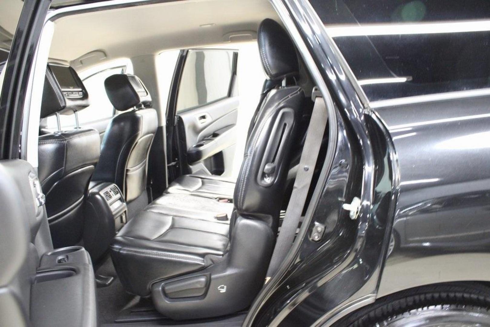 2017 Magnetic Black Metallic /Charcoal Nissan Pathfinder SL (5N1DR2MN0HC) with an V6 engine, CVT transmission, located at 15300 Midway Rd., Addison, TX, 75001, (972) 702-0011, 32.958321, -96.838074 - Introducing the 2017 Nissan Pathfinder SL, now available at Midway Auto Group in Addison, Texas. This midsize SUV offers a harmonious blend of performance, comfort, and advanced technology, making it an ideal choice for families and adventurers alike.<br><br>Key Specifications:<br><br>Engine: 3.5L V - Photo#16