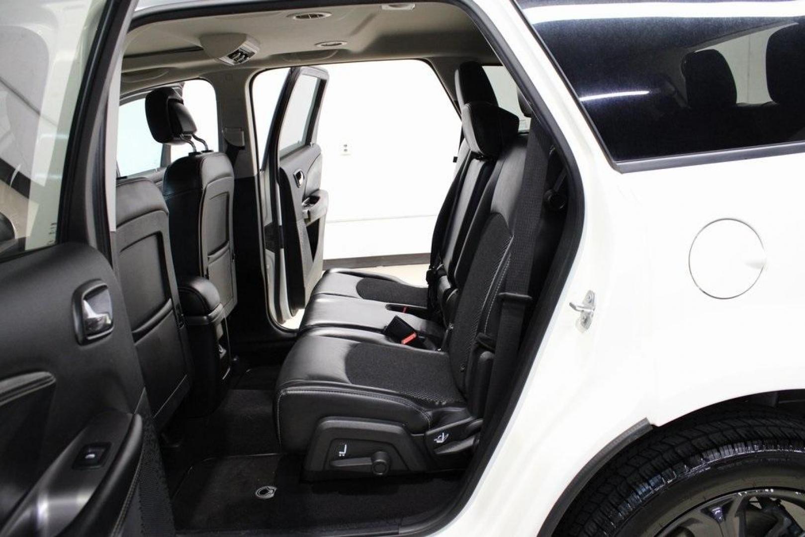 2020 Vice White /Black Dodge Journey Crossroad (3C4PDCGB1LT) with an 2.4L I4 DOHC 16V Dual VVT engine, Automatic transmission, located at 15300 Midway Rd., Addison, TX, 75001, (972) 702-0011, 32.958321, -96.838074 - 2020 Dodge Journey Crossroad<br>Available Now at Midway Auto Group Addison, Texas<br><br>Versatile, spacious, and packed with features, the 2020 Dodge Journey Crossroad is the ideal choice for active families and adventurous drivers alike. From everyday errands around Addison to long road trips acr - Photo#16