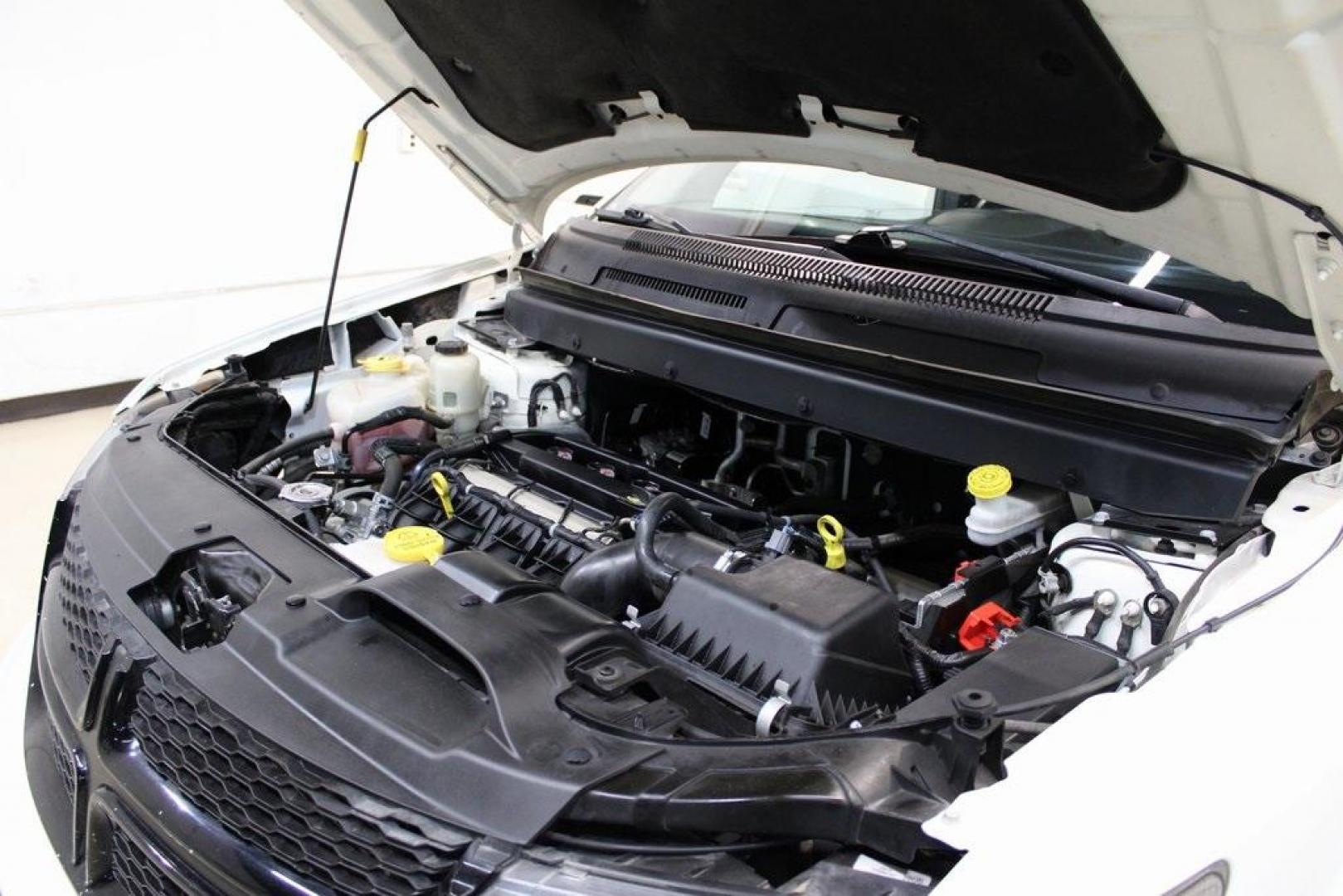 2020 Vice White /Black Dodge Journey Crossroad (3C4PDCGB1LT) with an 2.4L I4 DOHC 16V Dual VVT engine, Automatic transmission, located at 15300 Midway Rd., Addison, TX, 75001, (972) 702-0011, 32.958321, -96.838074 - 2020 Dodge Journey Crossroad<br>Available Now at Midway Auto Group Addison, Texas<br><br>Versatile, spacious, and packed with features, the 2020 Dodge Journey Crossroad is the ideal choice for active families and adventurous drivers alike. From everyday errands around Addison to long road trips acr - Photo#27