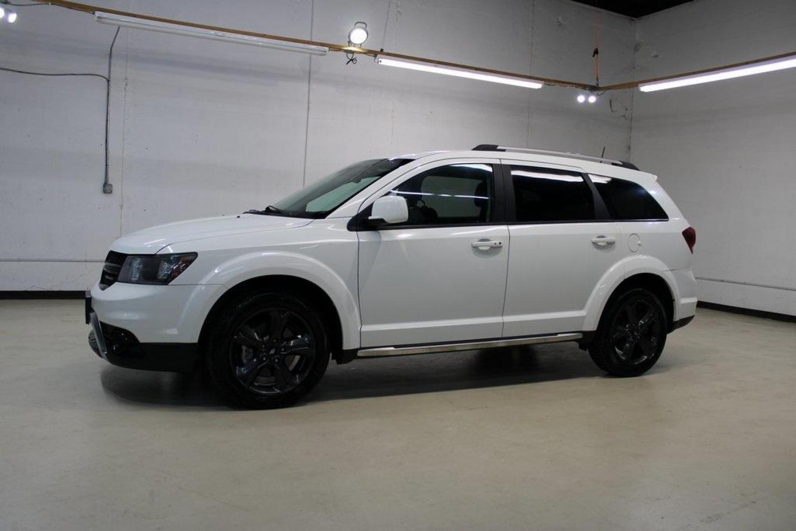 2020 Vice White /Black Dodge Journey Crossroad (3C4PDCGB1LT) with an 2.4L I4 DOHC 16V Dual VVT engine, Automatic transmission, located at 15300 Midway Rd., Addison, TX, 75001, (972) 702-0011, 32.958321, -96.838074 - 2020 Dodge Journey Crossroad<br>Available Now at Midway Auto Group Addison, Texas<br><br>Versatile, spacious, and packed with features, the 2020 Dodge Journey Crossroad is the ideal choice for active families and adventurous drivers alike. From everyday errands around Addison to long road trips acr - Photo#4