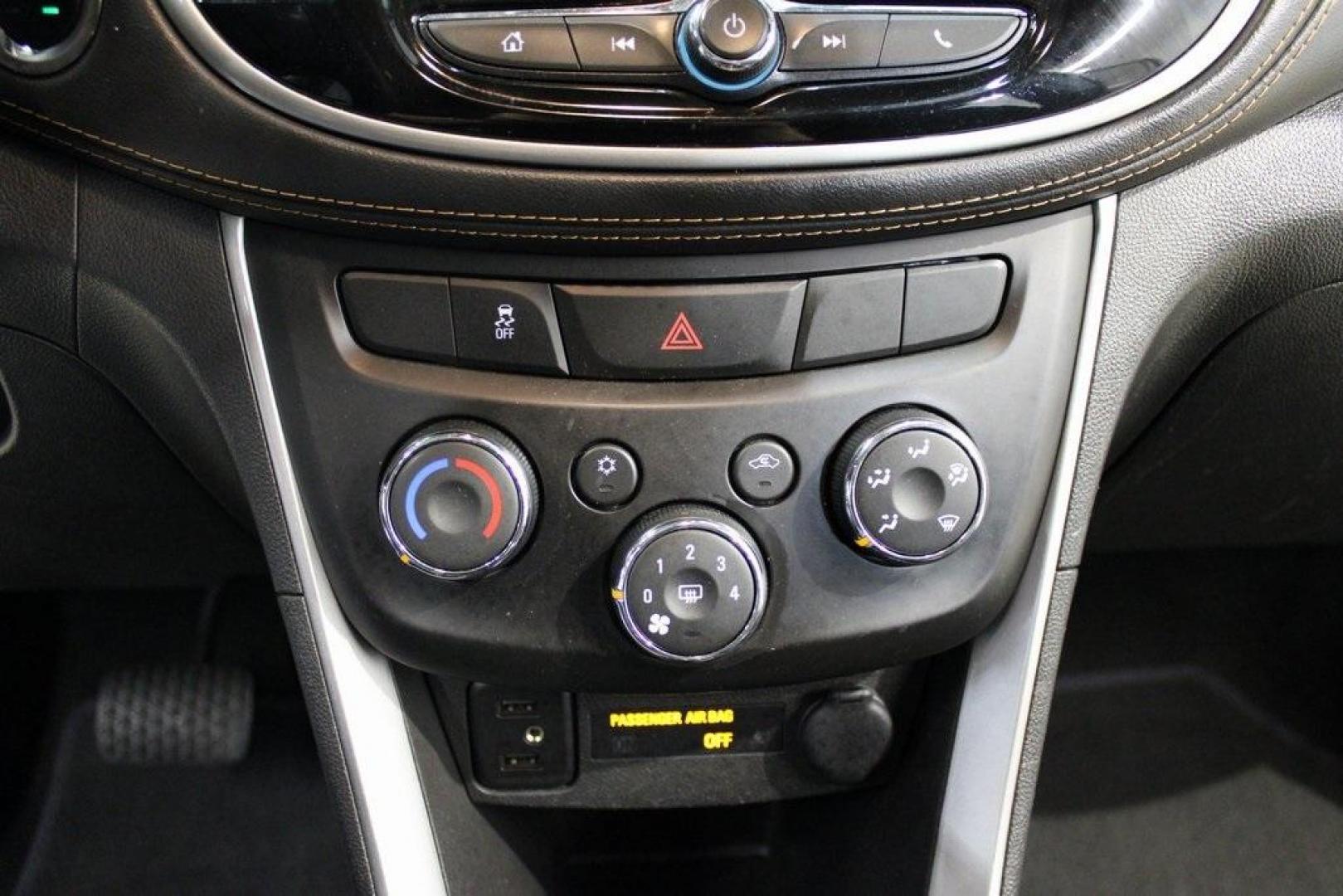 2020 Gb0 /Jet Black Chevrolet Trax LT (KL7CJLSB2LB) with an ECOTEC 1.4L I4 SMPI DOHC Turbocharged VVT engine, Automatic transmission, located at 15300 Midway Rd., Addison, TX, 75001, (972) 702-0011, 32.958321, -96.838074 - 2020 Chevrolet Trax LT<br>Now Available at Midway Auto Group Addison, Texas<br><br>The 2020 Chevrolet Trax LT combines compact versatility with exceptional efficiency, making it the perfect SUV for navigating Addisons busy streets or exploring Texas highways. Comfortable, connected, and safe, this - Photo#20