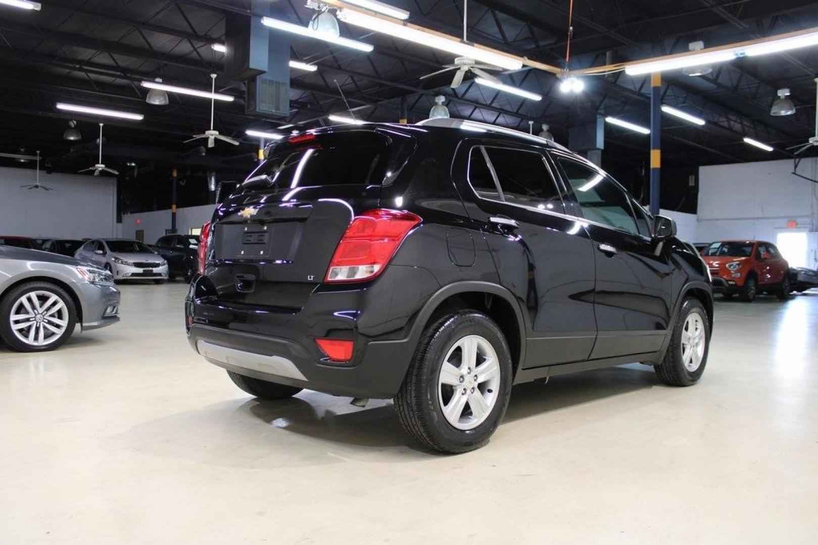 2020 Gb0 /Jet Black Chevrolet Trax LT (KL7CJLSB2LB) with an ECOTEC 1.4L I4 SMPI DOHC Turbocharged VVT engine, Automatic transmission, located at 15300 Midway Rd., Addison, TX, 75001, (972) 702-0011, 32.958321, -96.838074 - 2020 Chevrolet Trax LT<br>Now Available at Midway Auto Group Addison, Texas<br><br>The 2020 Chevrolet Trax LT combines compact versatility with exceptional efficiency, making it the perfect SUV for navigating Addisons busy streets or exploring Texas highways. Comfortable, connected, and safe, this - Photo#2