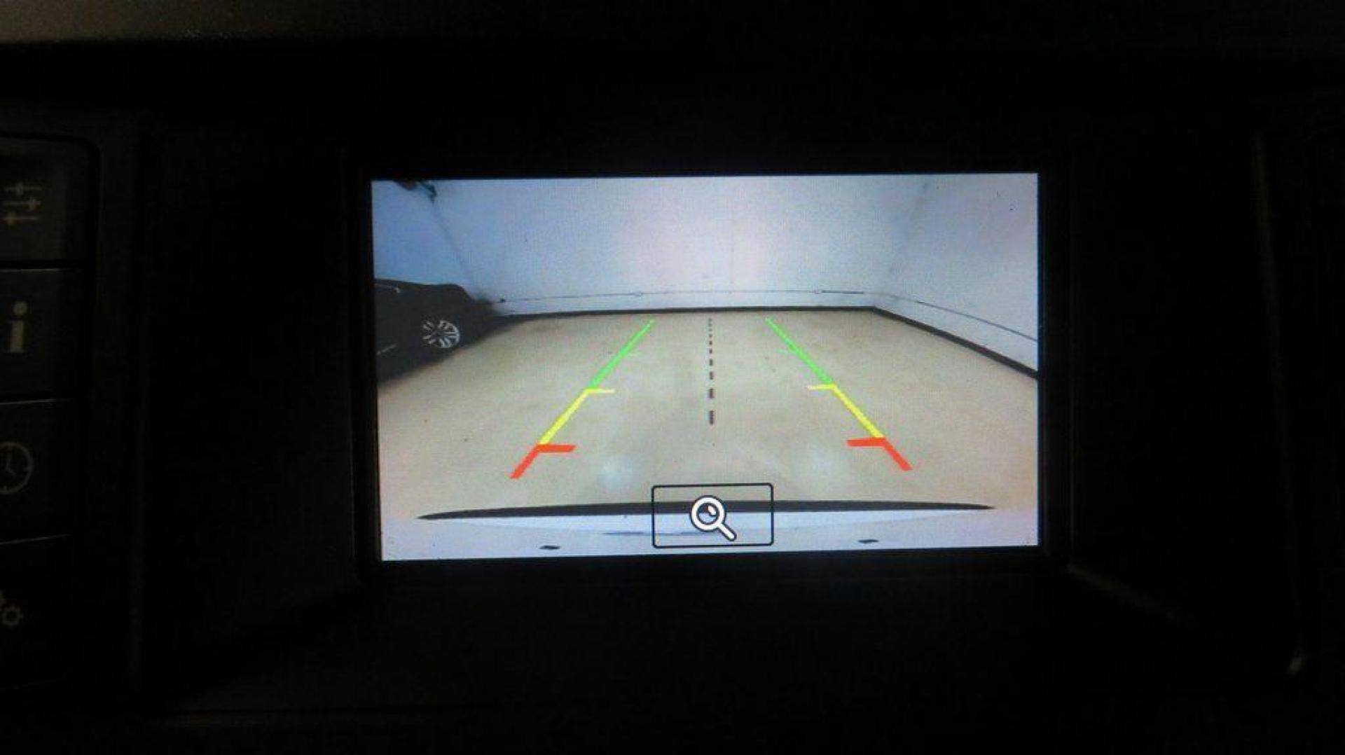 2019 Oxford White /Dune Ford Edge SE (2FMPK3G95KB) with an EcoBoost 2.0L I4 GTDi DOHC Turbocharged VCT engine, Automatic transmission, located at 15300 Midway Rd., Addison, TX, 75001, (972) 702-0011, 32.958321, -96.838074 - 2019 Ford Edge SE<br>Available Now at Midway Auto Group Addison, Texas<br><br>Step into comfort and confidence with this stylish 2019 Ford Edge SE. Designed to provide a perfect blend of performance, technology, and versatility, the Edge makes every drive enjoyablewhether navigating the streets of - Photo#19