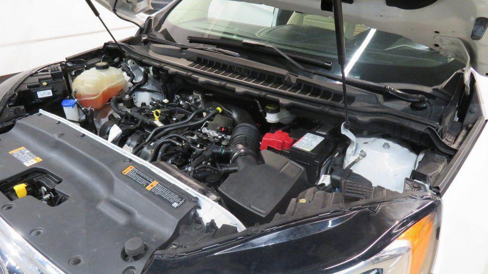 2019 Oxford White /Dune Ford Edge SE (2FMPK3G95KB) with an EcoBoost 2.0L I4 GTDi DOHC Turbocharged VCT engine, Automatic transmission, located at 15300 Midway Rd., Addison, TX, 75001, (972) 702-0011, 32.958321, -96.838074 - 2019 Ford Edge SE<br>Available Now at Midway Auto Group Addison, Texas<br><br>Step into comfort and confidence with this stylish 2019 Ford Edge SE. Designed to provide a perfect blend of performance, technology, and versatility, the Edge makes every drive enjoyablewhether navigating the streets of - Photo#29