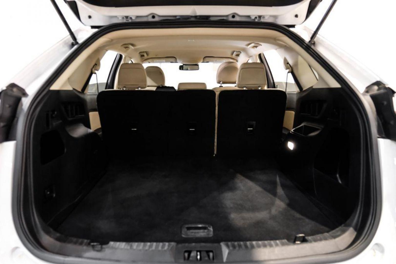 2019 Oxford White /Dune Ford Edge SE (2FMPK3G95KB) with an EcoBoost 2.0L I4 GTDi DOHC Turbocharged VCT engine, Automatic transmission, located at 15300 Midway Rd., Addison, TX, 75001, (972) 702-0011, 32.958321, -96.838074 - 2019 Ford Edge SE<br>Available Now at Midway Auto Group Addison, Texas<br><br>Step into comfort and confidence with this stylish 2019 Ford Edge SE. Designed to provide a perfect blend of performance, technology, and versatility, the Edge makes every drive enjoyablewhether navigating the streets of - Photo#46