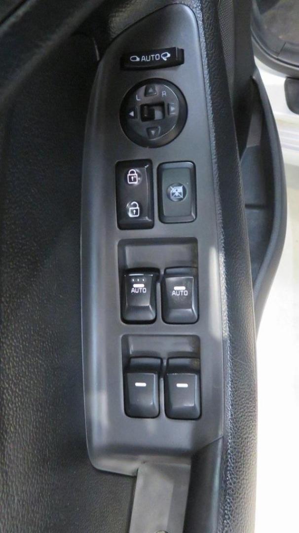 2017 Silky Silver /Black Kia Forte EX (3KPFL4A8XHE) with an 2.0L I4 DOHC Dual CVVT engine, Automatic transmission, located at 15300 Midway Rd., Addison, TX, 75001, (972) 702-0011, 32.958321, -96.838074 - 2017 Kia Forte LX<br>Available Now at Midway Auto Group Addison, Texas<br><br>Reliable, efficient, and stylish, the 2017 Kia Forte LX makes an excellent choice for drivers seeking a comfortable and affordable daily driver. Perfect for navigating Addison streets or commuting across the Dallas-Fort W - Photo#20