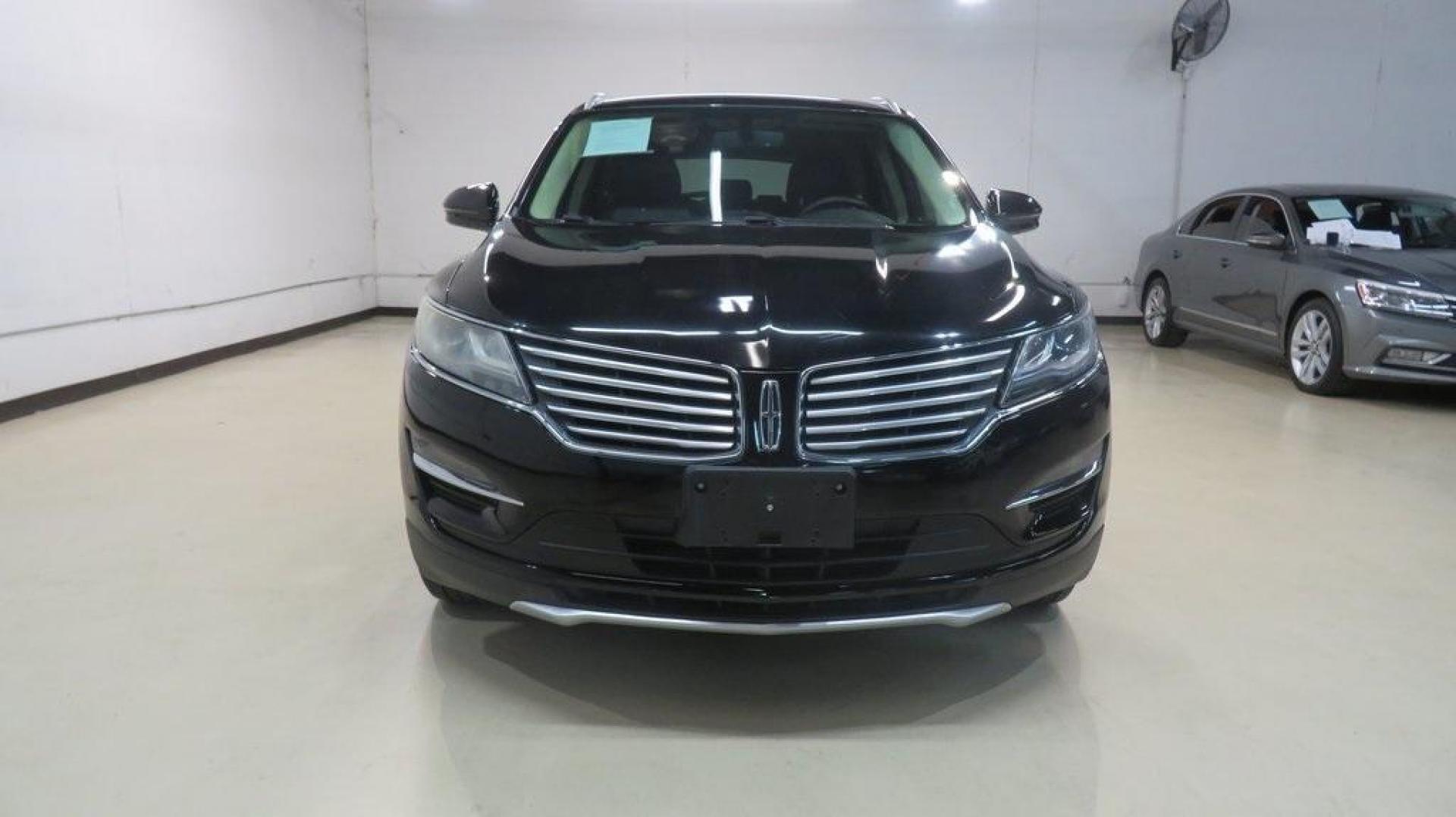 2016 Velvet /White Sands/Espresso Lincoln MKC Select (5LMCJ2C9XGU) with an EcoBoost 2.0L I4 GTDi DOHC Turbocharged VCT engine, Automatic transmission, located at 15300 Midway Rd., Addison, TX, 75001, (972) 702-0011, 32.958321, -96.838074 - 2016 Lincoln MKC Reserve<br>Now Available at Midway Auto Group Addison, Texas<br><br>The 2016 Lincoln MKC Reserve brings luxury, performance, and cutting-edge technology together in a stylish compact SUV. Whether cruising through Addison or exploring Texas highways, this MKC offers refined comfort, - Photo#5