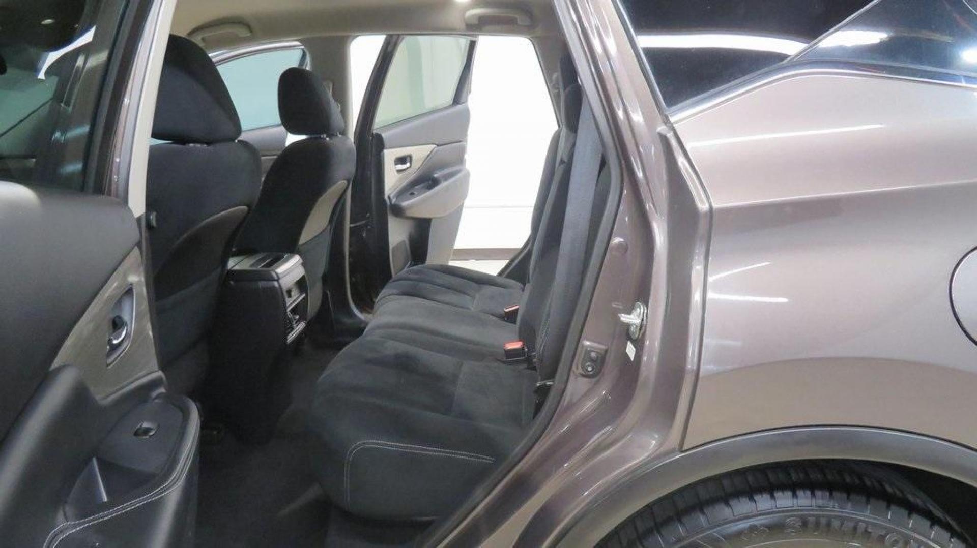 2017 Java Metallic /Graphite Nissan Murano SV (5N1AZ2MG8HN) with an 3.5L V6 engine, CVT transmission, located at 15300 Midway Rd., Addison, TX, 75001, (972) 702-0011, 32.958321, -96.838074 - 2017 Nissan Murano SV<br>Now Available at Midway Auto Group Addison, Texas<br><br>Elevate your driving experience with the 2017 Nissan Murano SV, where refined style meets comfort and advanced technology. Perfectly suited for your daily drive around Addison or longer journeys through the Texas high - Photo#16