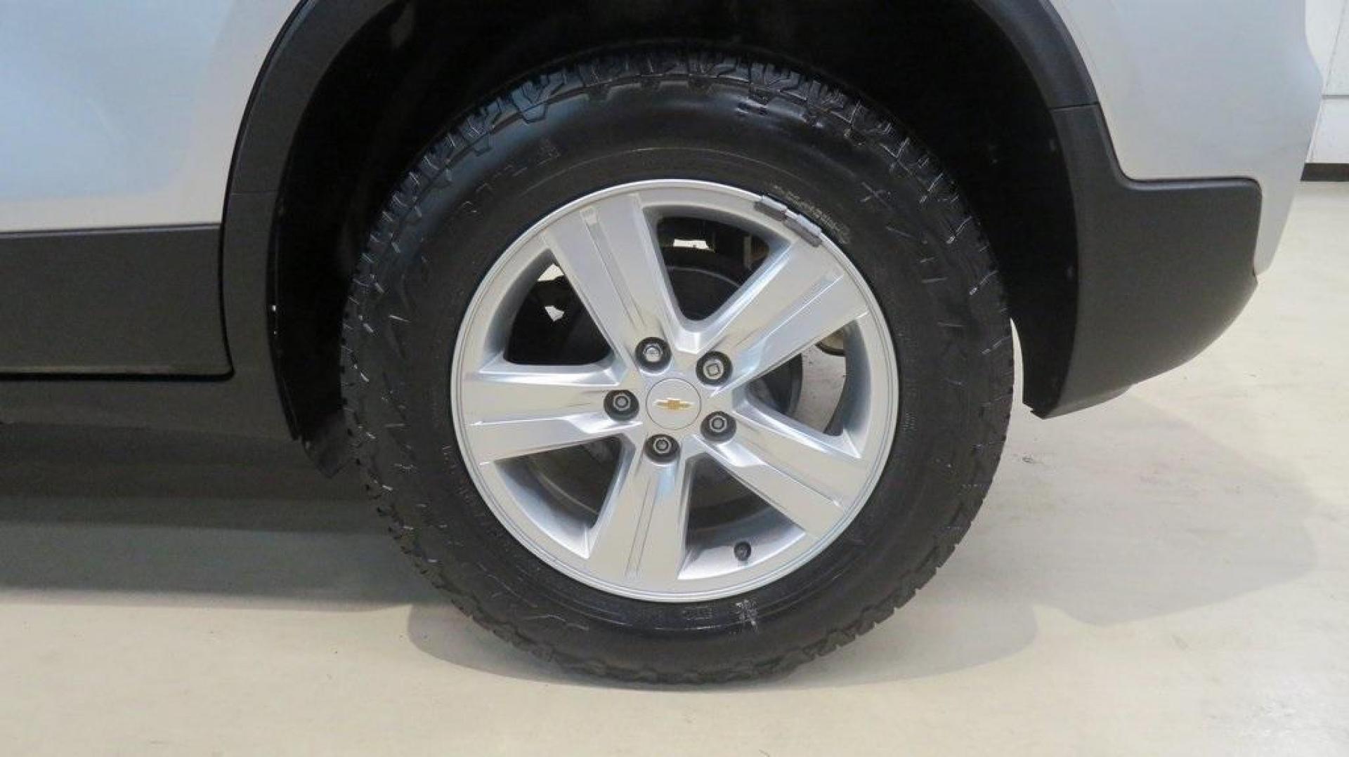 2019 Silver Ice Metallic /Jet Black Chevrolet Trax LT (KL7CJLSB1KB) with an ECOTEC 1.4L I4 SMPI DOHC Turbocharged VVT engine, Automatic transmission, located at 15300 Midway Rd., Addison, TX, 75001, (972) 702-0011, 32.958321, -96.838074 - 2019 Chevrolet Trax LT<br>Now Available at Midway Auto Group Addison, Texas<br><br>Compact, agile, and packed with modern technology, the 2019 Chevrolet Trax LT is the ideal urban SUV for drivers seeking versatility and efficiency. Whether navigating the busy streets of Addison or setting out on lo - Photo#9