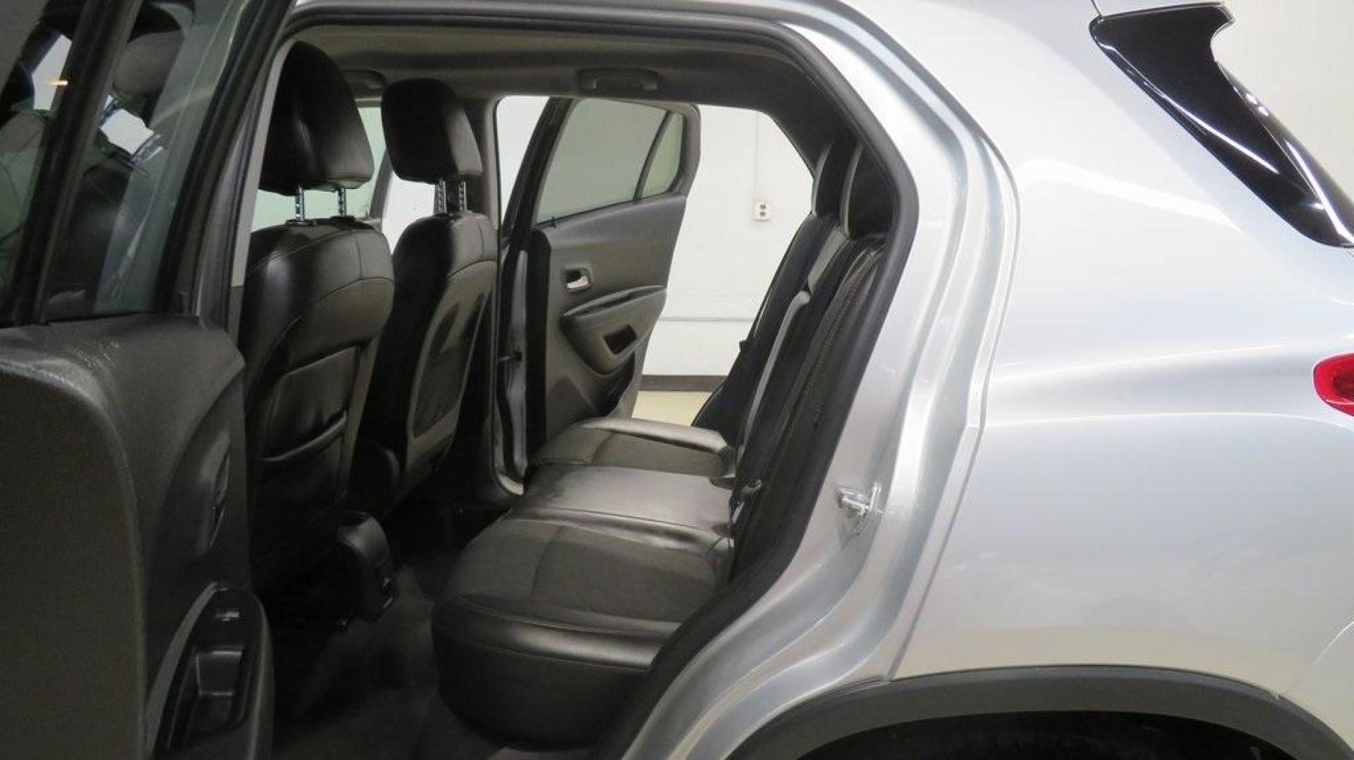 2019 Silver Ice Metallic /Jet Black Chevrolet Trax LT (KL7CJLSB1KB) with an ECOTEC 1.4L I4 SMPI DOHC Turbocharged VVT engine, Automatic transmission, located at 15300 Midway Rd., Addison, TX, 75001, (972) 702-0011, 32.958321, -96.838074 - 2019 Chevrolet Trax LT<br>Now Available at Midway Auto Group Addison, Texas<br><br>Compact, agile, and packed with modern technology, the 2019 Chevrolet Trax LT is the ideal urban SUV for drivers seeking versatility and efficiency. Whether navigating the busy streets of Addison or setting out on lo - Photo#15