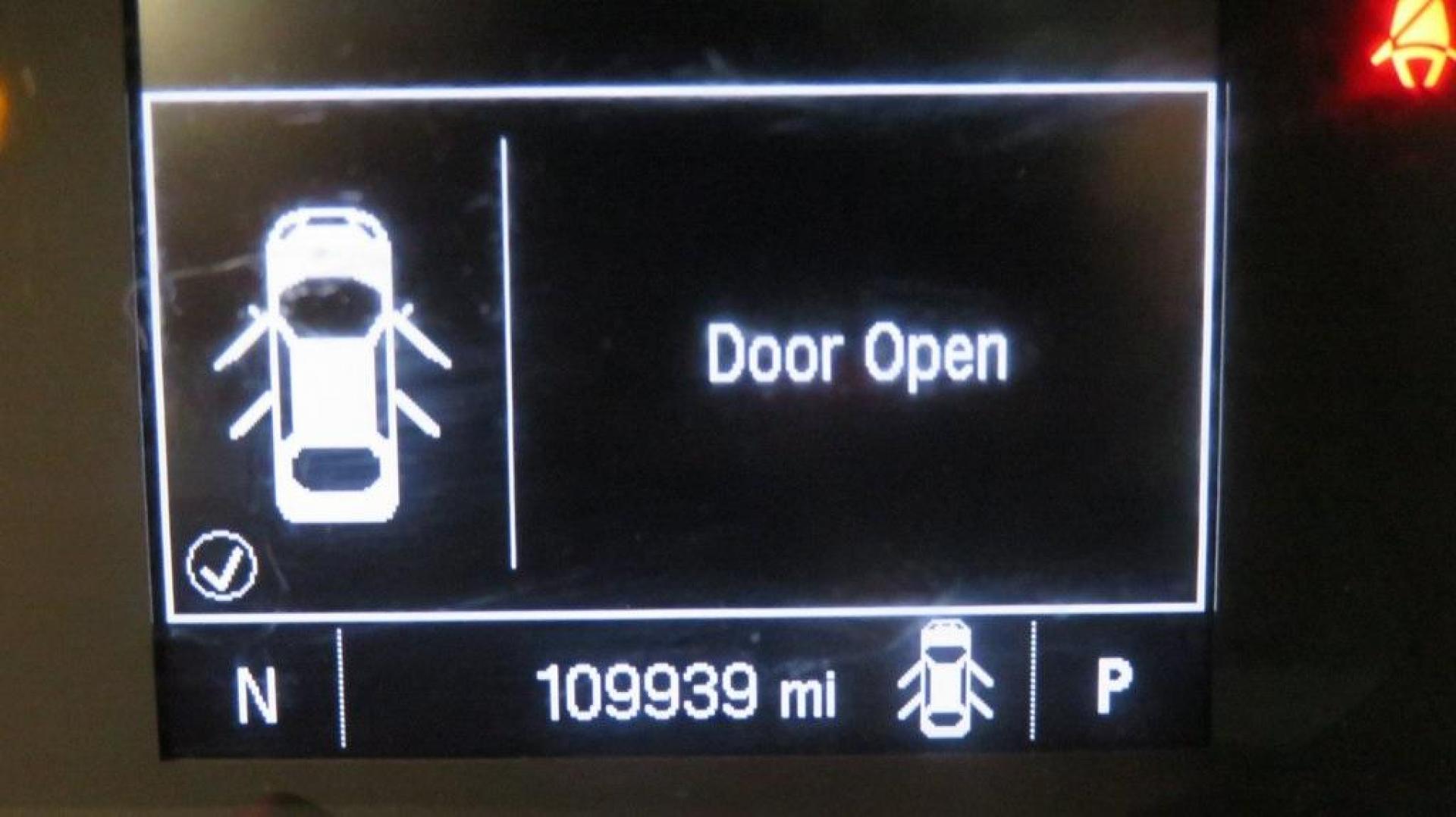 2019 Silver Ice Metallic /Jet Black Chevrolet Trax LT (KL7CJLSB1KB) with an ECOTEC 1.4L I4 SMPI DOHC Turbocharged VVT engine, Automatic transmission, located at 15300 Midway Rd., Addison, TX, 75001, (972) 702-0011, 32.958321, -96.838074 - 2019 Chevrolet Trax LT<br>Now Available at Midway Auto Group Addison, Texas<br><br>Compact, agile, and packed with modern technology, the 2019 Chevrolet Trax LT is the ideal urban SUV for drivers seeking versatility and efficiency. Whether navigating the busy streets of Addison or setting out on lo - Photo#22