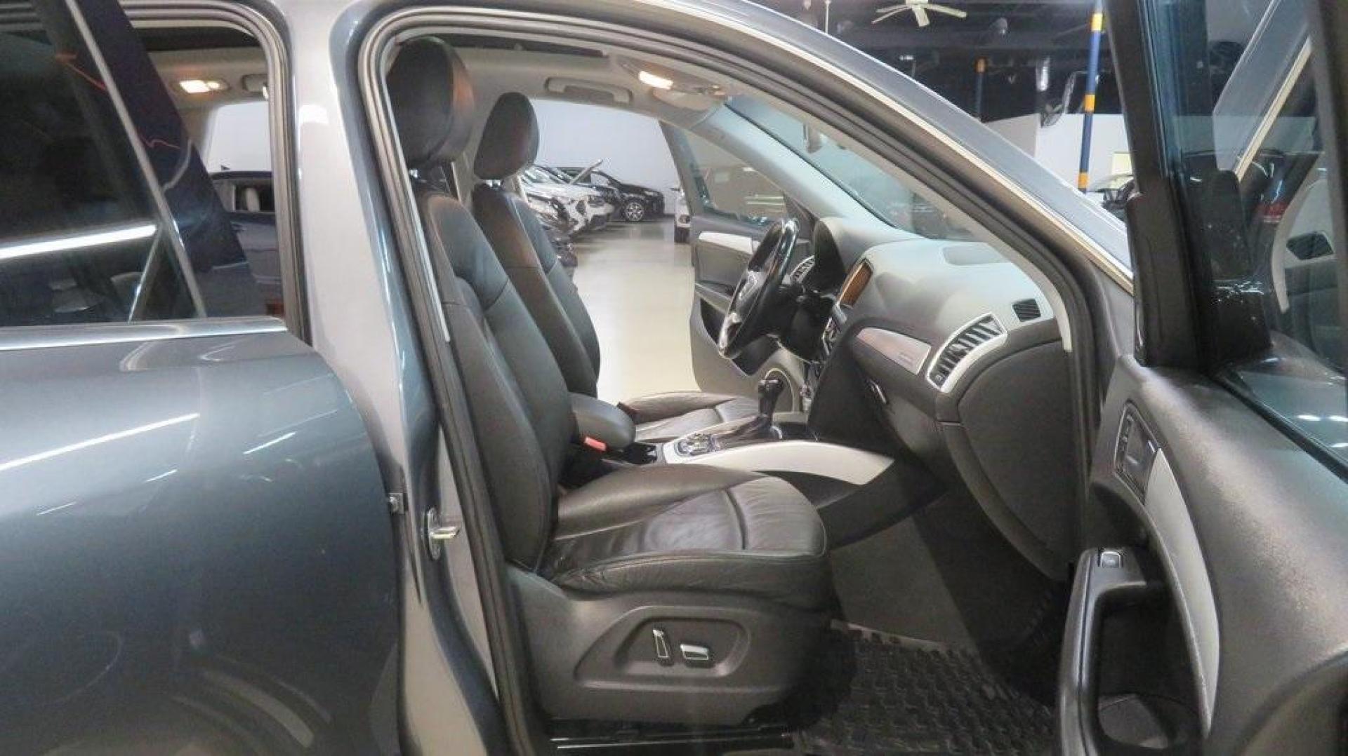 2016 Turquoise /Black/Cognac Audi Q5 2.0T Premium Plus (WA1L2AFP0GA) with an 2.0L 4-Cylinder TFSI engine, Automatic transmission, located at 15300 Midway Rd., Addison, TX, 75001, (972) 702-0011, 32.958321, -96.838074 - 2016 Audi Q5 Premium Plus<br>Available Now at Midway Auto Group Addison, Texas<br><br>Step into refined luxury and dynamic performance with the 2016 Audi Q5 Premium Plus. Offering the perfect blend of sophistication, utility, and Quattro all-wheel-drive capability, this premium SUV is designed for - Photo#14
