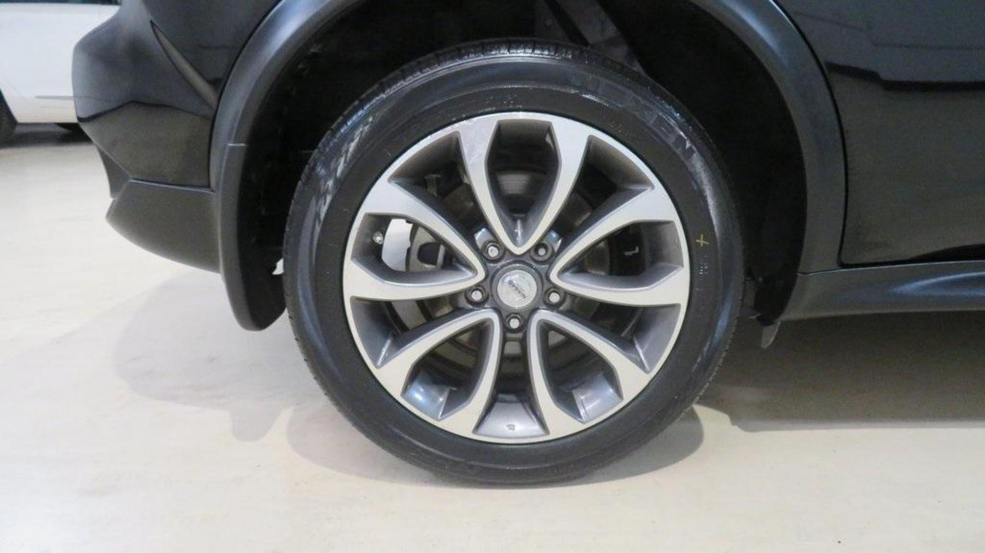 2017 Super Black /Black Nissan Juke SL (JN8AF5MV9HT) with an 1.6L I4 DOHC 16V engine, CVT transmission, located at 15300 Midway Rd., Addison, TX, 75001, (972) 702-0011, 32.958321, -96.838074 - 2017 Nissan Juke SV<br>Now Available at Midway Auto Group Addison, Texas<br><br>The 2017 Nissan Juke SV brings bold design, turbocharged performance, and smart versatility to the compact crossover segment. Perfectly sized for maneuvering through Addisons streets yet sporty enough for weekend advent - Photo#10