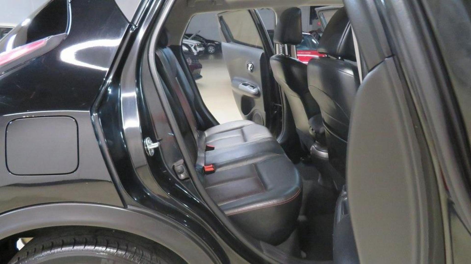 2017 Super Black /Black Nissan Juke SL (JN8AF5MV9HT) with an 1.6L I4 DOHC 16V engine, CVT transmission, located at 15300 Midway Rd., Addison, TX, 75001, (972) 702-0011, 32.958321, -96.838074 - 2017 Nissan Juke SV<br>Now Available at Midway Auto Group Addison, Texas<br><br>The 2017 Nissan Juke SV brings bold design, turbocharged performance, and smart versatility to the compact crossover segment. Perfectly sized for maneuvering through Addisons streets yet sporty enough for weekend advent - Photo#15