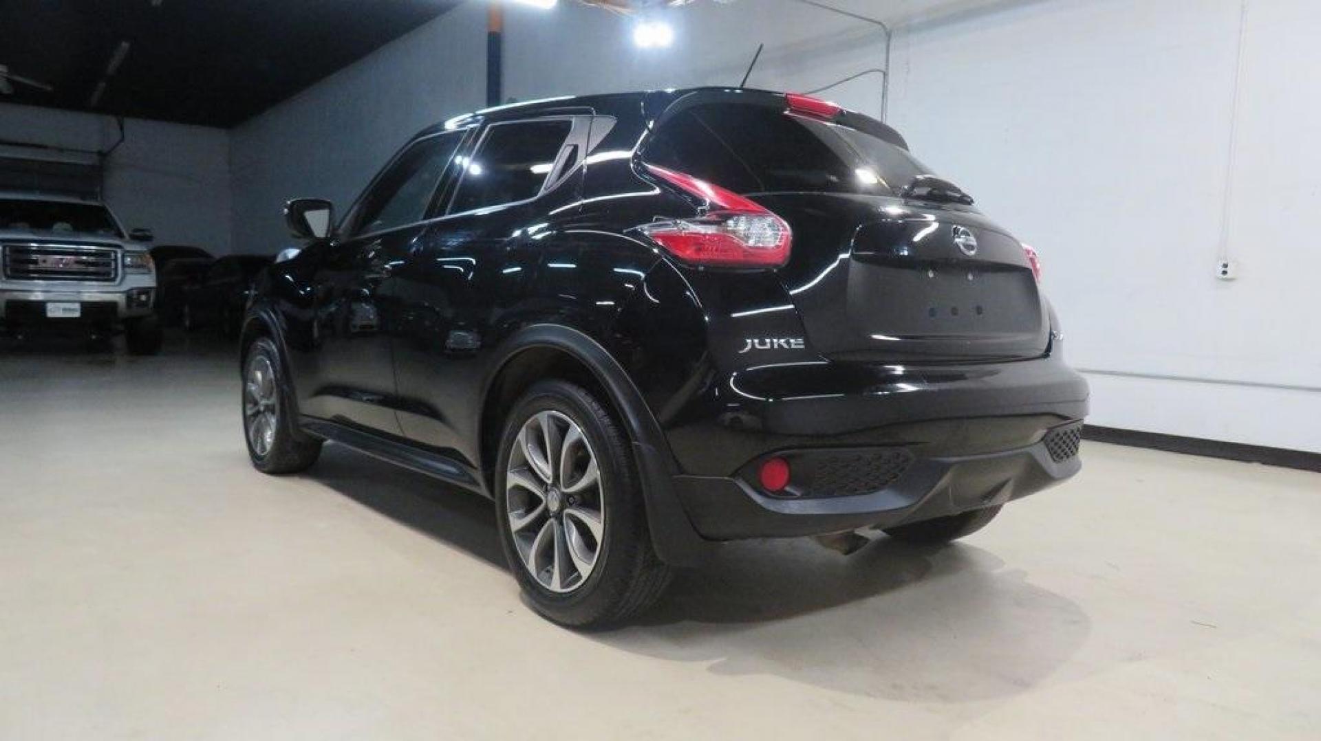2017 Super Black /Black Nissan Juke SL (JN8AF5MV9HT) with an 1.6L I4 DOHC 16V engine, CVT transmission, located at 15300 Midway Rd., Addison, TX, 75001, (972) 702-0011, 32.958321, -96.838074 - 2017 Nissan Juke SV<br>Now Available at Midway Auto Group Addison, Texas<br><br>The 2017 Nissan Juke SV brings bold design, turbocharged performance, and smart versatility to the compact crossover segment. Perfectly sized for maneuvering through Addisons streets yet sporty enough for weekend advent - Photo#3