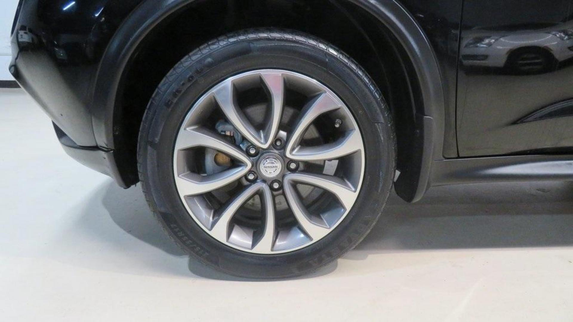 2017 Super Black /Black Nissan Juke SL (JN8AF5MV9HT) with an 1.6L I4 DOHC 16V engine, CVT transmission, located at 15300 Midway Rd., Addison, TX, 75001, (972) 702-0011, 32.958321, -96.838074 - 2017 Nissan Juke SV<br>Now Available at Midway Auto Group Addison, Texas<br><br>The 2017 Nissan Juke SV brings bold design, turbocharged performance, and smart versatility to the compact crossover segment. Perfectly sized for maneuvering through Addisons streets yet sporty enough for weekend advent - Photo#8