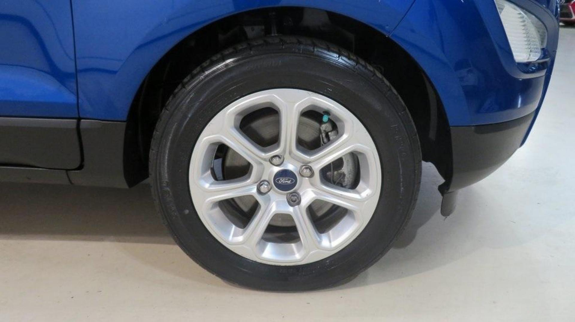 2018 Lightning Blue /Ebony Black Ford EcoSport SE (MAJ3P1TE7JC) with an EcoBoost 1.0L I3 GTDi DOHC Turbocharged VCT engine, Automatic transmission, located at 15300 Midway Rd., Addison, TX, 75001, (972) 702-0011, 32.958321, -96.838074 - 2018 Ford EcoSport SE<br>Now Available at Midway Auto Group Addison, Texas<br><br>Compact, capable, and loaded with tech, the 2018 Ford EcoSport SE is designed for today's active lifestyle. Perfectly sized for maneuvering through Addisons busy streets, yet comfortable enough for road trips across T - Photo#11