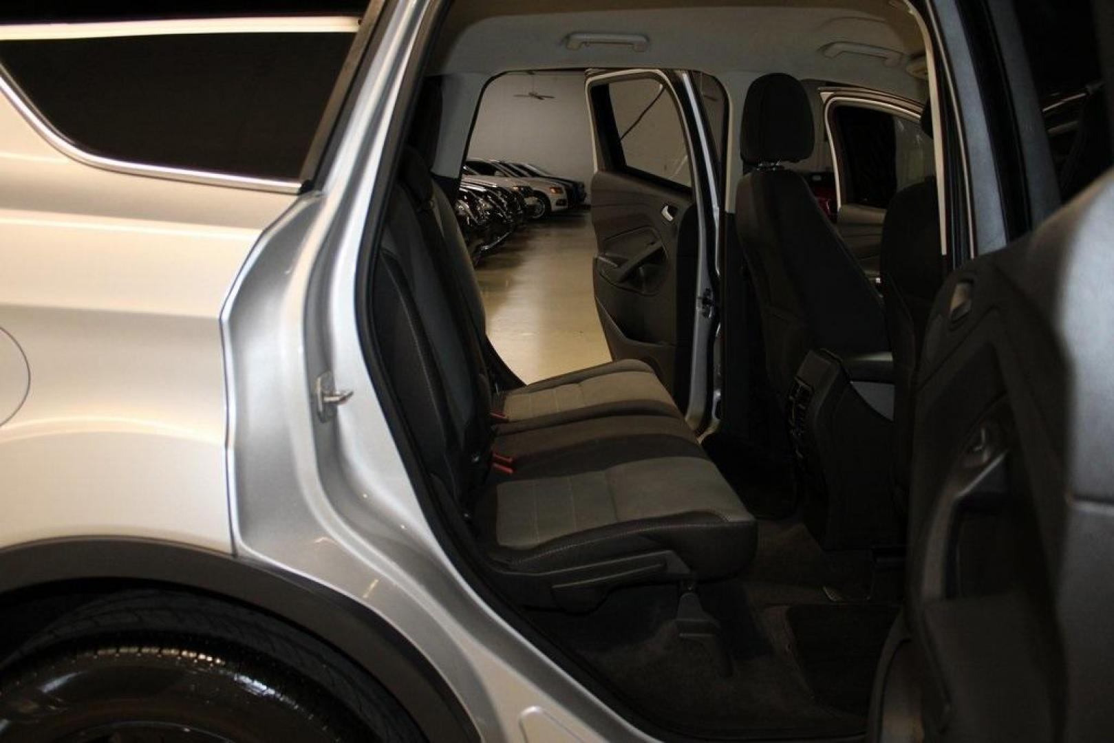2014 Ingot Silver /Black Ford Escape SE (1FMCU0GX0EU) with an EcoBoost 1.6L I4 GTDi DOHC Turbocharged VCT engine, Automatic transmission, located at 15300 Midway Rd., Addison, TX, 75001, (972) 702-0011, 32.958321, -96.838074 - Photo#15