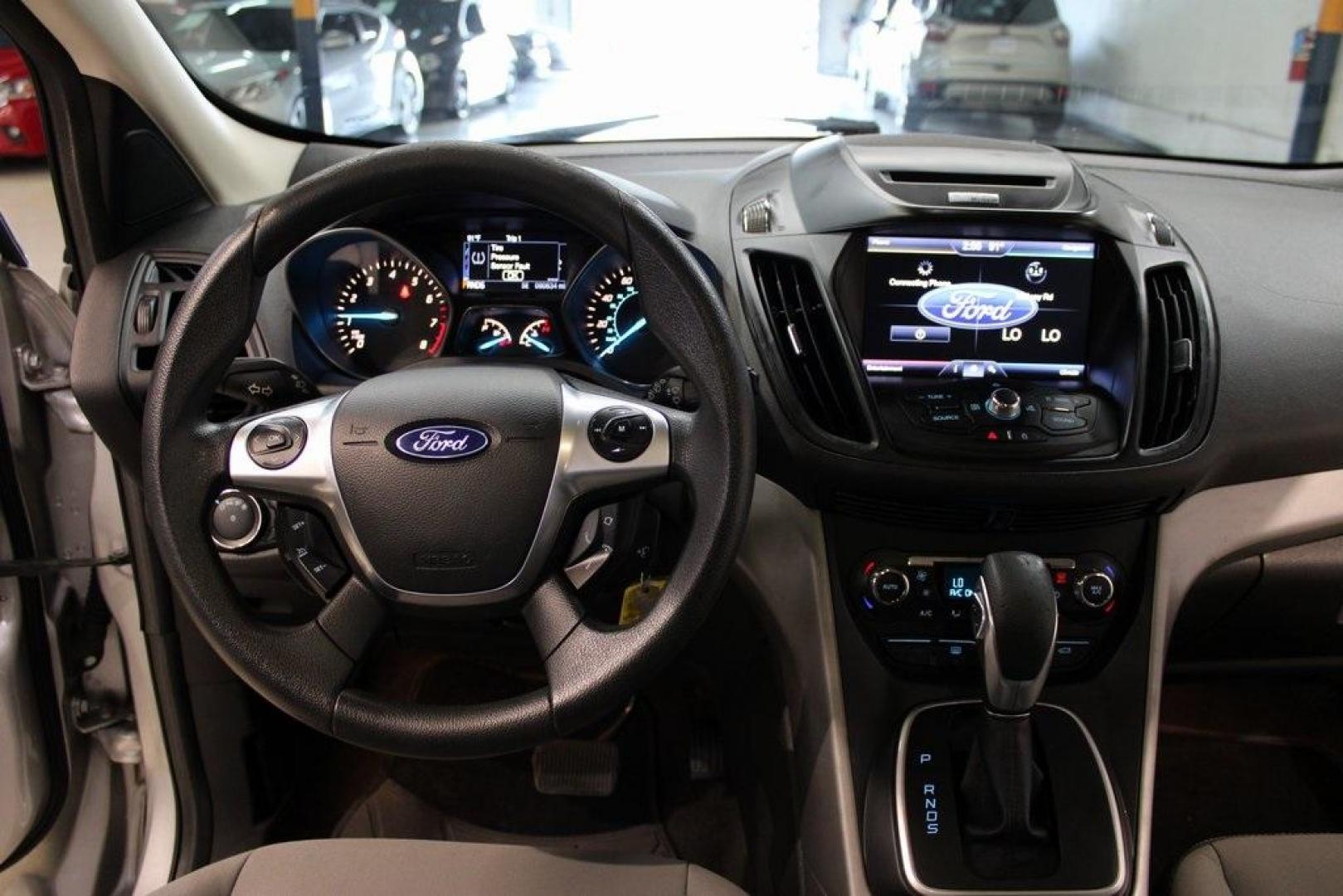2014 Ingot Silver /Black Ford Escape SE (1FMCU0GX0EU) with an EcoBoost 1.6L I4 GTDi DOHC Turbocharged VCT engine, Automatic transmission, located at 15300 Midway Rd., Addison, TX, 75001, (972) 702-0011, 32.958321, -96.838074 - Photo#17