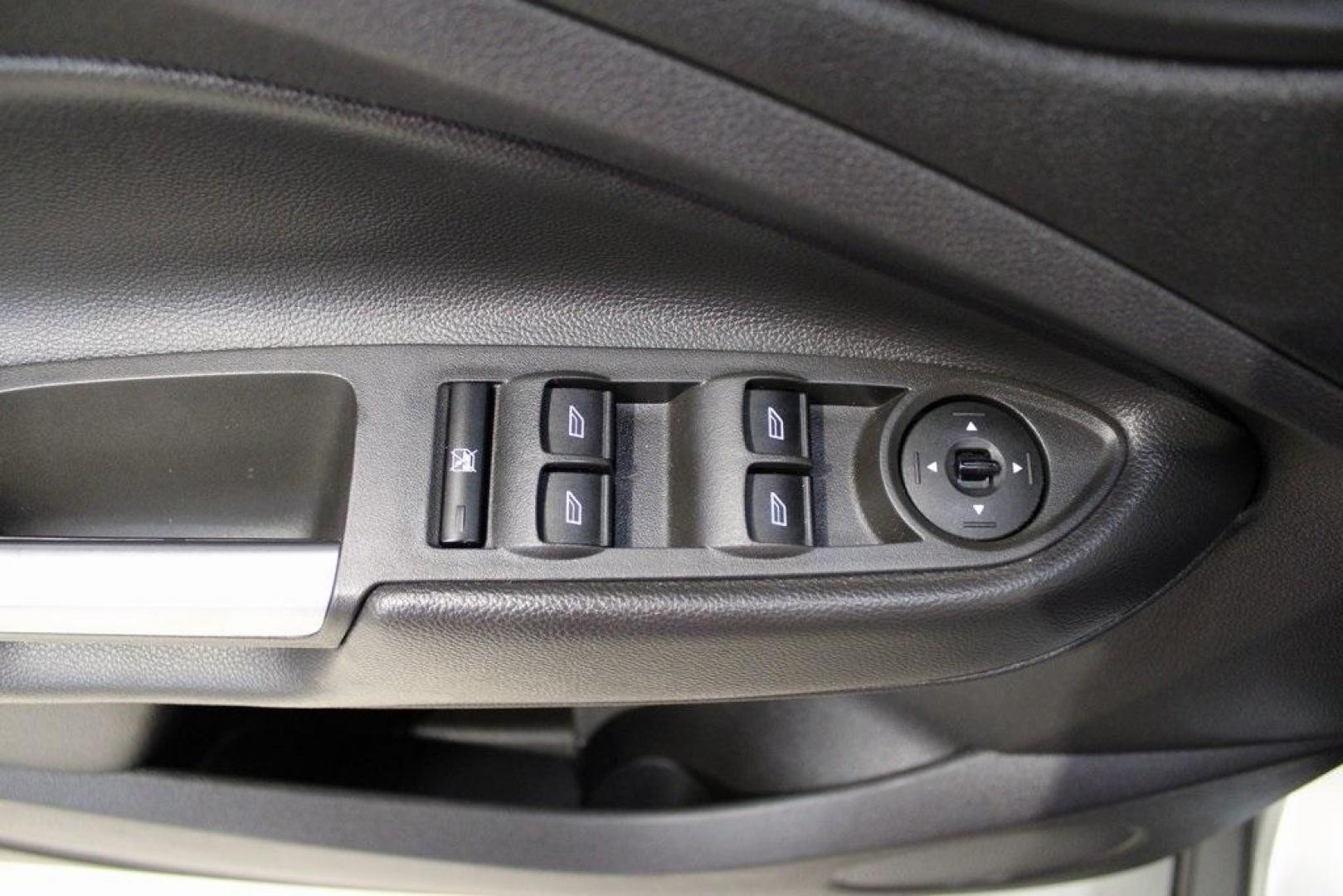 2014 Ingot Silver /Black Ford Escape SE (1FMCU0GX0EU) with an EcoBoost 1.6L I4 GTDi DOHC Turbocharged VCT engine, Automatic transmission, located at 15300 Midway Rd., Addison, TX, 75001, (972) 702-0011, 32.958321, -96.838074 - Photo#26