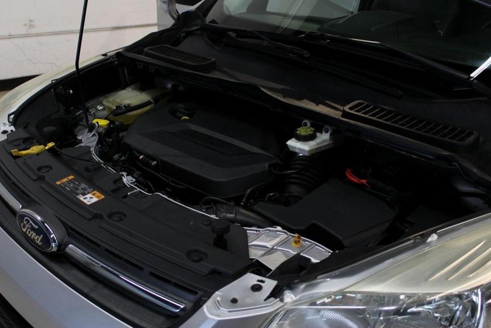 2014 Ingot Silver /Black Ford Escape SE (1FMCU0GX0EU) with an EcoBoost 1.6L I4 GTDi DOHC Turbocharged VCT engine, Automatic transmission, located at 15300 Midway Rd., Addison, TX, 75001, (972) 702-0011, 32.958321, -96.838074 - Photo#28