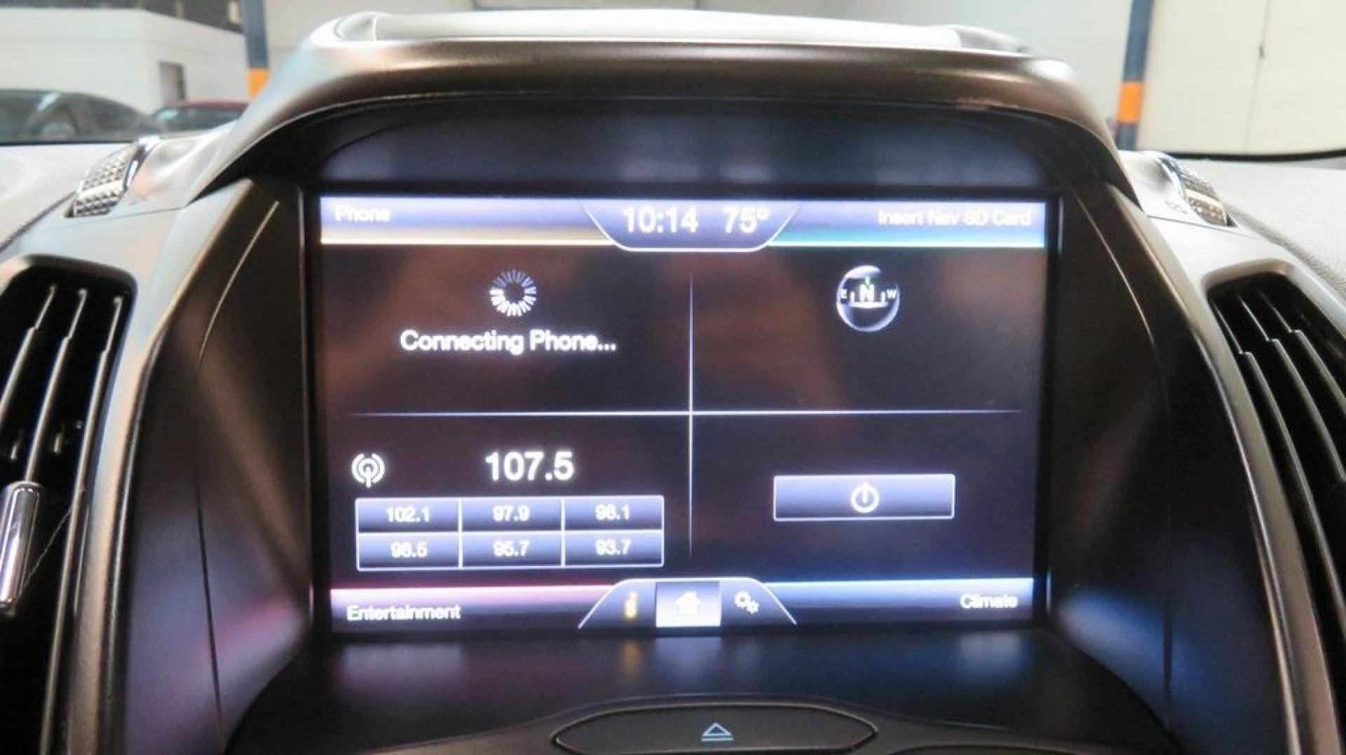 2014 Ingot Silver /Black Ford Escape SE (1FMCU0GX0EU) with an EcoBoost 1.6L I4 GTDi DOHC Turbocharged VCT engine, Automatic transmission, located at 15300 Midway Rd., Addison, TX, 75001, (972) 702-0011, 32.958321, -96.838074 - 2014 Ford Escape SE<br>Now Available at Midway Auto Group Addison, Texas<br><br>Versatile, efficient, and packed with comfort, the 2014 Ford Escape SE is a smart choice for drivers who need capability without sacrificing style. Whether you're commuting through Addison or embarking on weekend getawa - Photo#20
