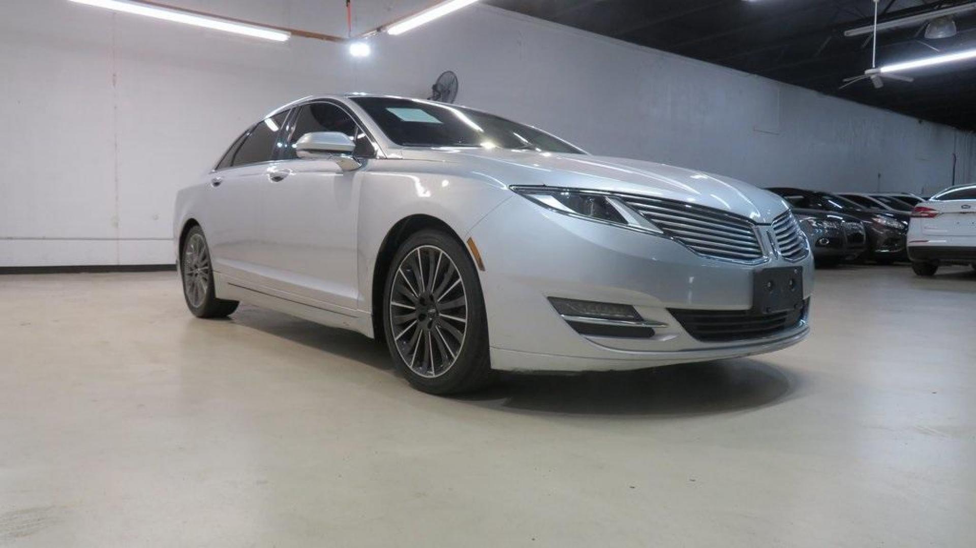 2016 Ingot Silver /Ebony Lincoln MKZ Base (3LN6L2JKXGR) with an 3.7L V6 Ti-VCT 24V engine, Automatic transmission, located at 15300 Midway Rd., Addison, TX, 75001, (972) 702-0011, 32.958321, -96.838074 - Photo#1