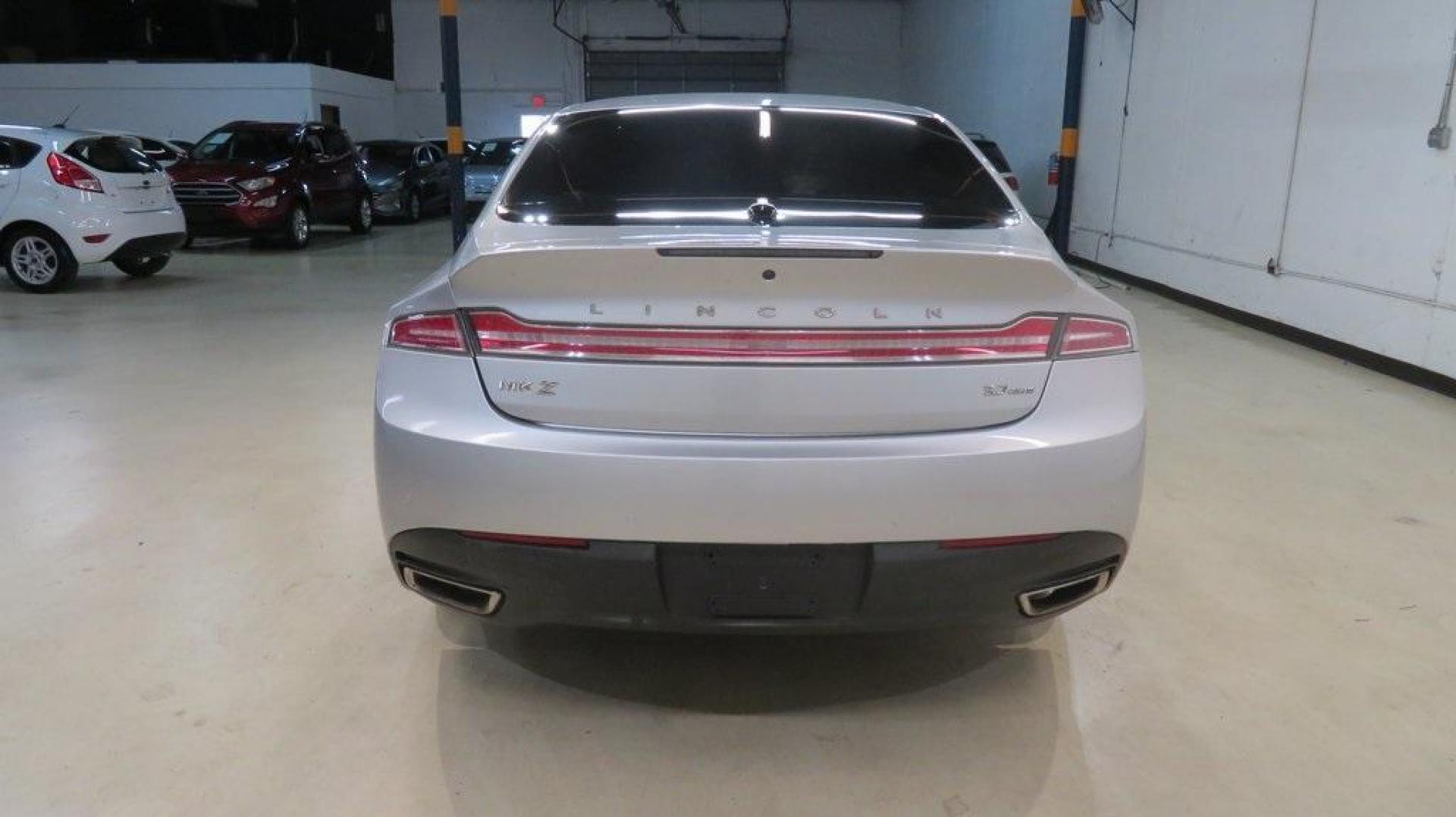 2016 Ingot Silver /Ebony Lincoln MKZ Base (3LN6L2JKXGR) with an 3.7L V6 Ti-VCT 24V engine, Automatic transmission, located at 15300 Midway Rd., Addison, TX, 75001, (972) 702-0011, 32.958321, -96.838074 - Photo#7