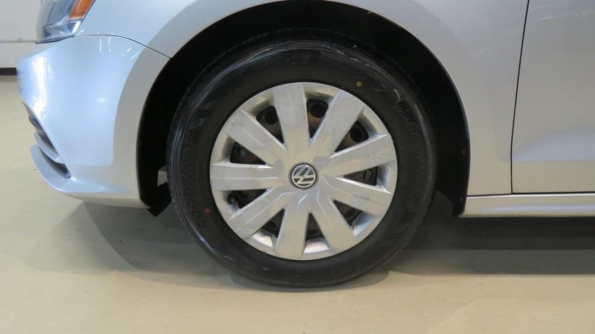 2016 Reflex Silver Metallic /Black Volkswagen Jetta 1.4T S (3VW267AJ1GM) with an I4 engine, Automatic transmission, located at 15300 Midway Rd., Addison, TX, 75001, (972) 702-0011, 32.958321, -96.838074 - Photo#10