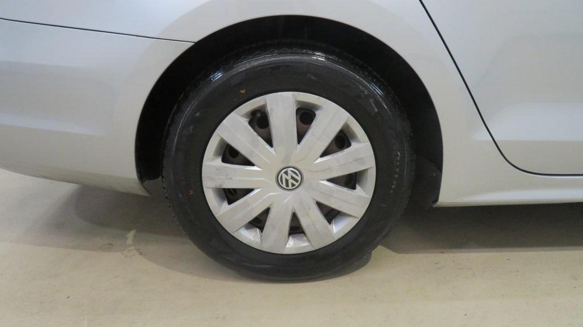 2016 Reflex Silver Metallic /Black Volkswagen Jetta 1.4T S (3VW267AJ1GM) with an I4 engine, Automatic transmission, located at 15300 Midway Rd., Addison, TX, 75001, (972) 702-0011, 32.958321, -96.838074 - Photo#12