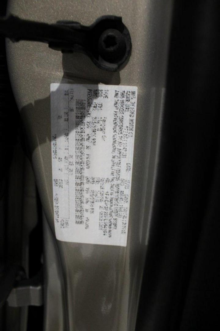 2015 Tectonic /Medium Light Stone Ford Focus SE (1FADP3F29FL) with an 2.0L 4-Cylinder DGI Flex Fuel DOHC engine, Automatic transmission, located at 15300 Midway Rd., Addison, TX, 75001, (972) 702-0011, 32.958321, -96.838074 - 2015 Ford Focus SE<br>Now Available at Midway Auto Group Addison, Texas<br><br>Efficient, comfortable, and packed with useful tech, the 2015 Ford Focus SE is the ideal compact sedan for daily driving around Addison or longer commutes across Texas. With a sleek design and responsive handling, it off - Photo#29