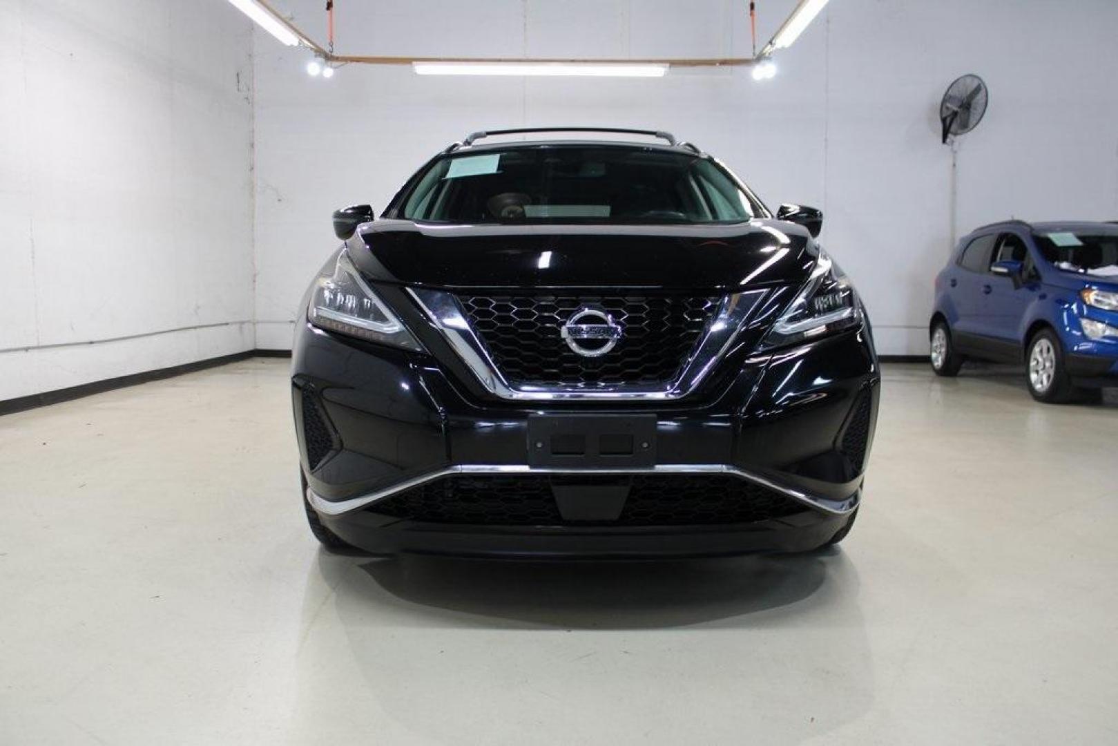 2020 Super Black Metallic /Graphite Nissan Murano SV (5N1AZ2BS9LN) with an 3.5L V6 DOHC 24V engine, CVT transmission, located at 15300 Midway Rd., Addison, TX, 75001, (972) 702-0011, 32.958321, -96.838074 - 2020 Nissan Murano SL<br>Now Available at Midway Auto Group Addison, Texas<br><br>Upscale, smooth, and packed with advanced features, the 2020 Nissan Murano SL is a midsize SUV that blends comfort and technology with confident performance. With a sleek design, premium interior, and an impressive su - Photo#5